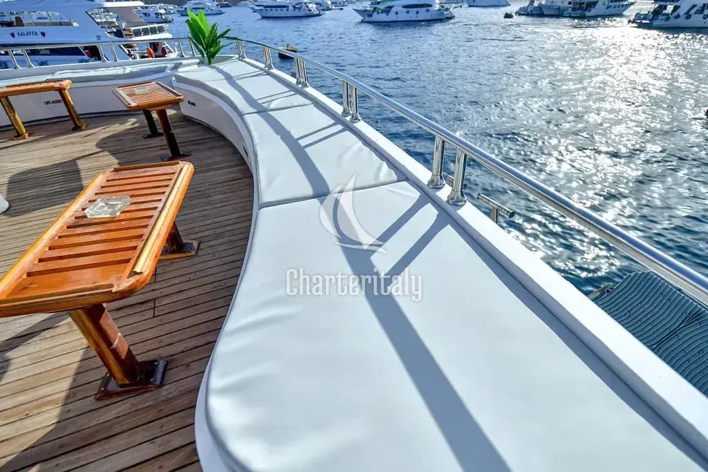 Luxury Motor Yacht - Comfort cabin upper deck 4 - 24