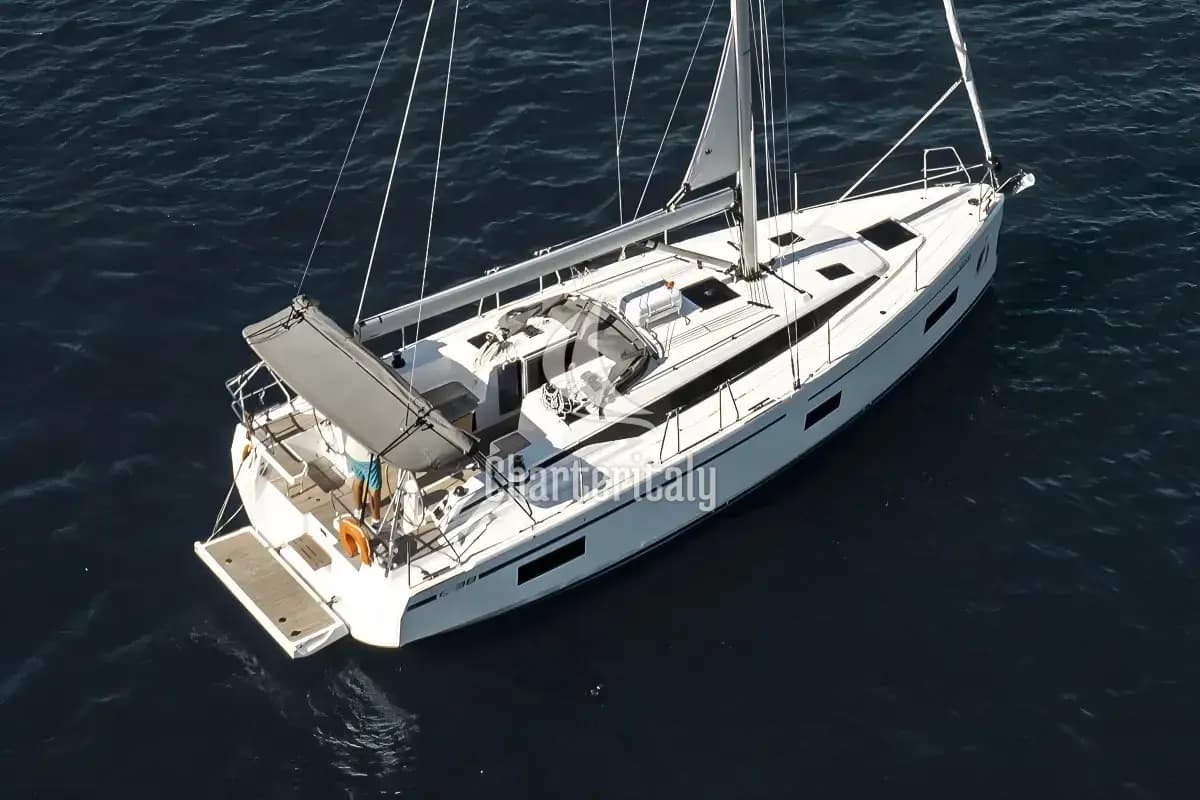 Bavaria C38 - COCONUT - 19