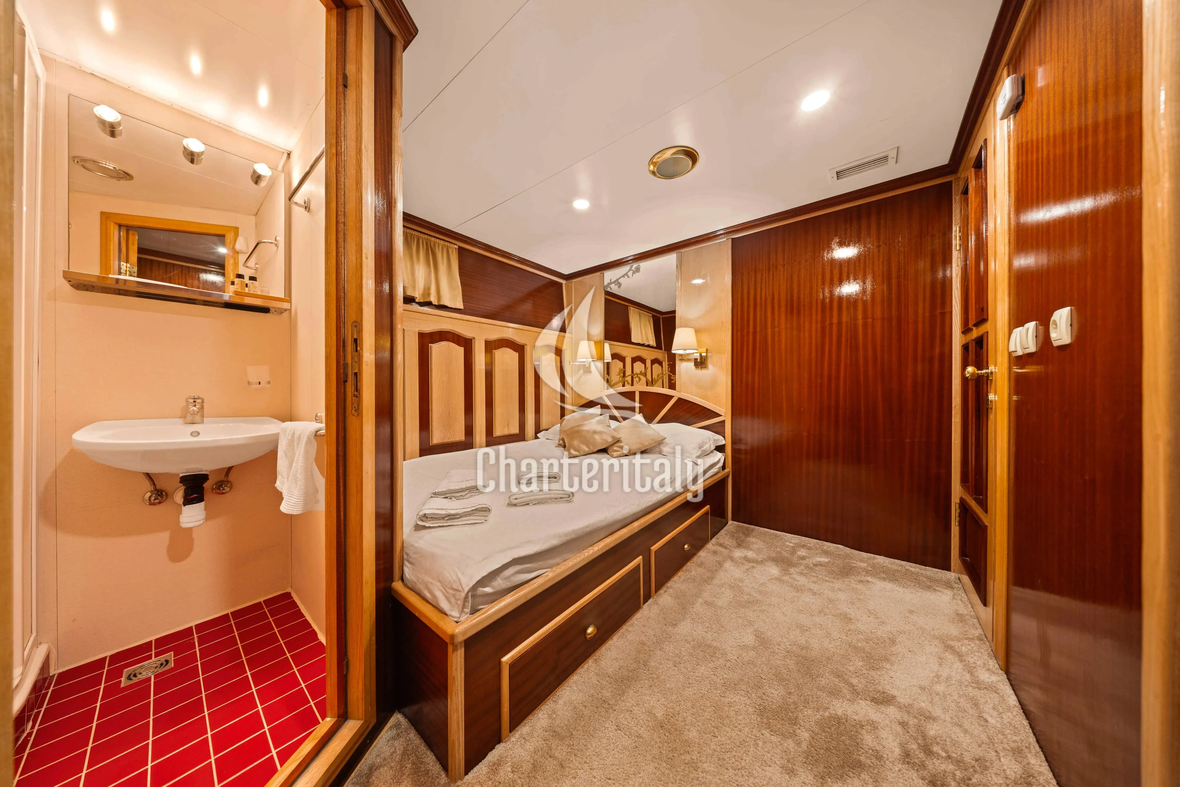 Motoryacht - Korab - 11