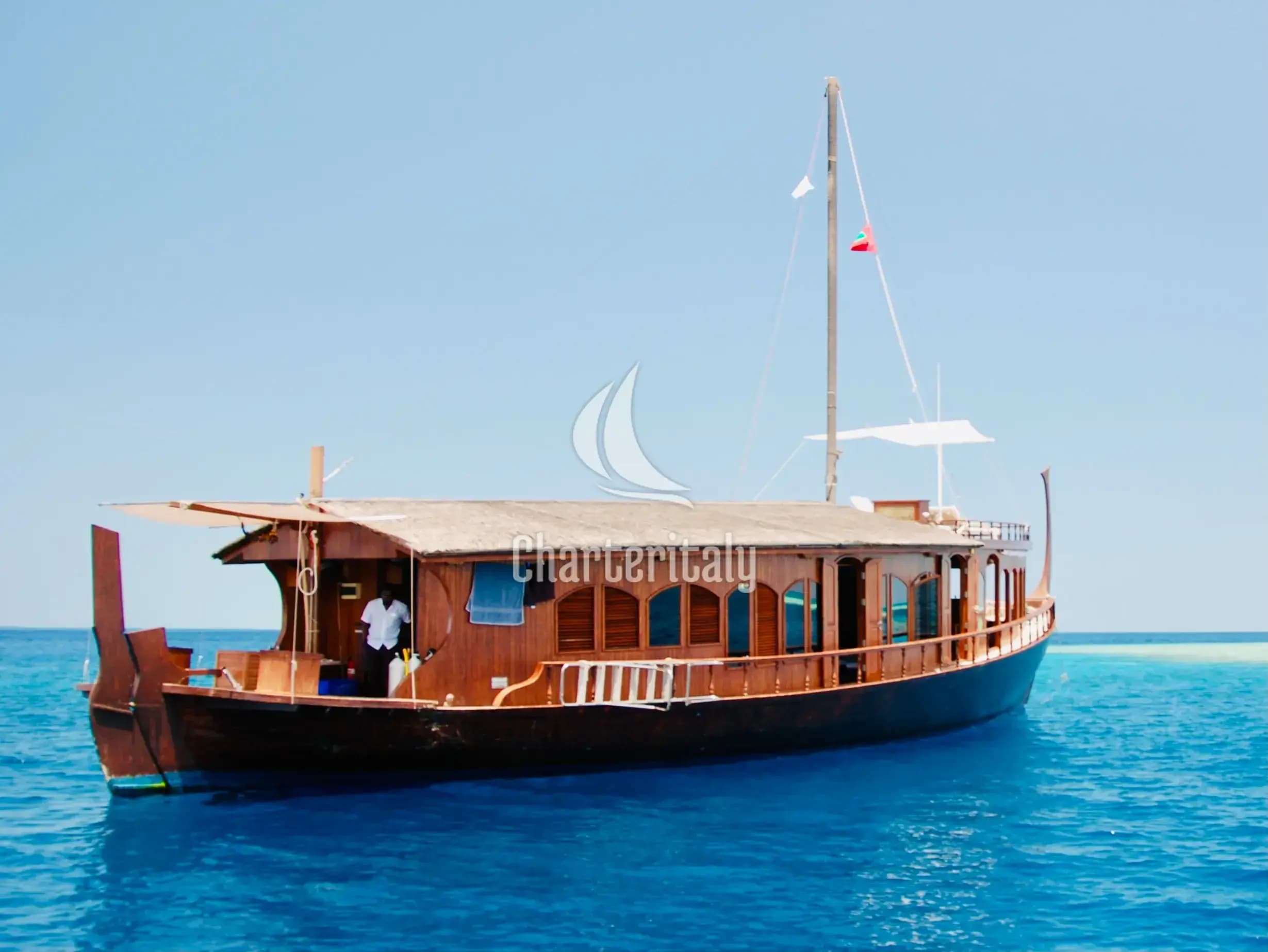 Wooden motor yacht - Stella 2 - 13