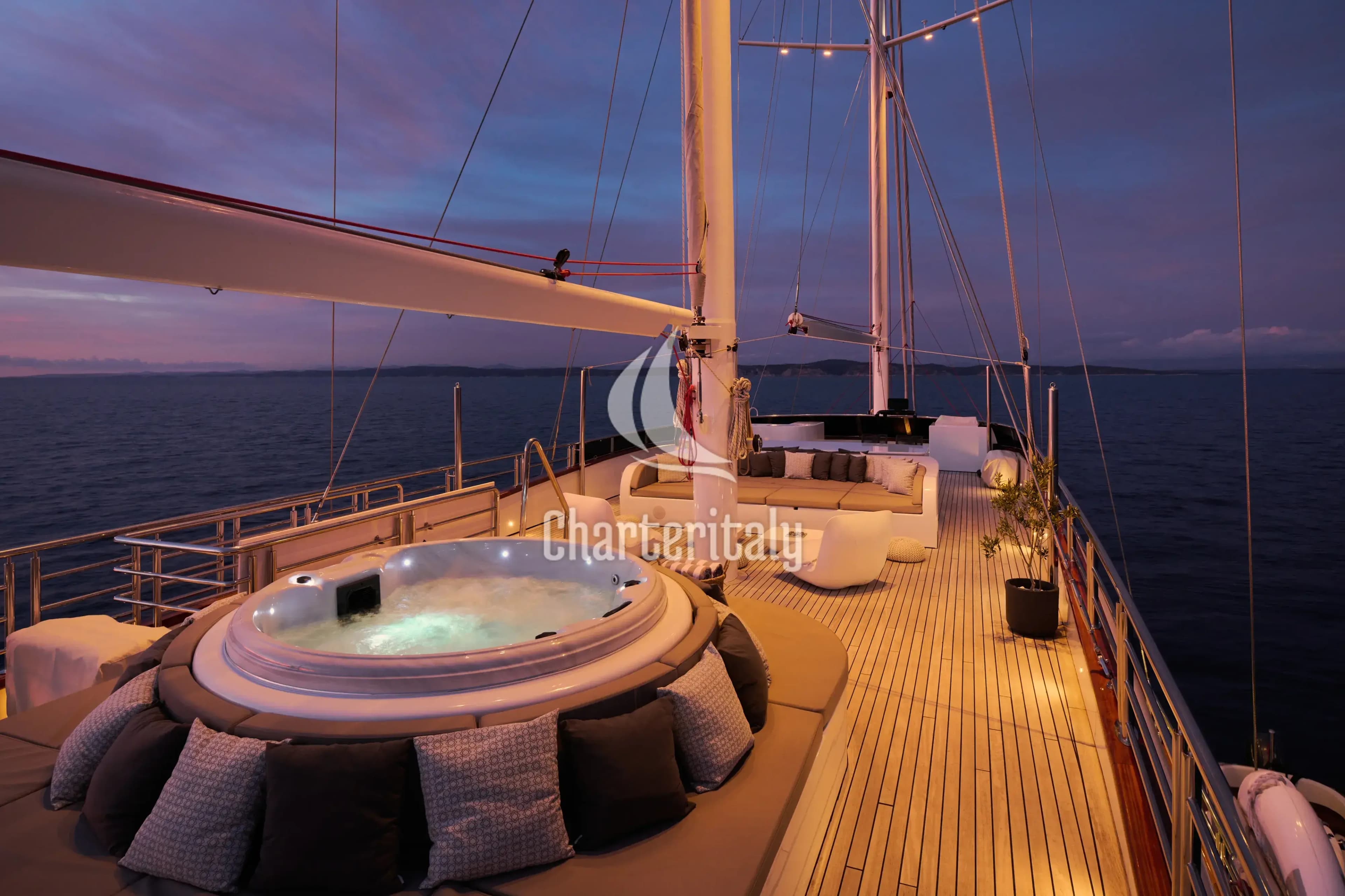 Motoryacht - Love Story - 43