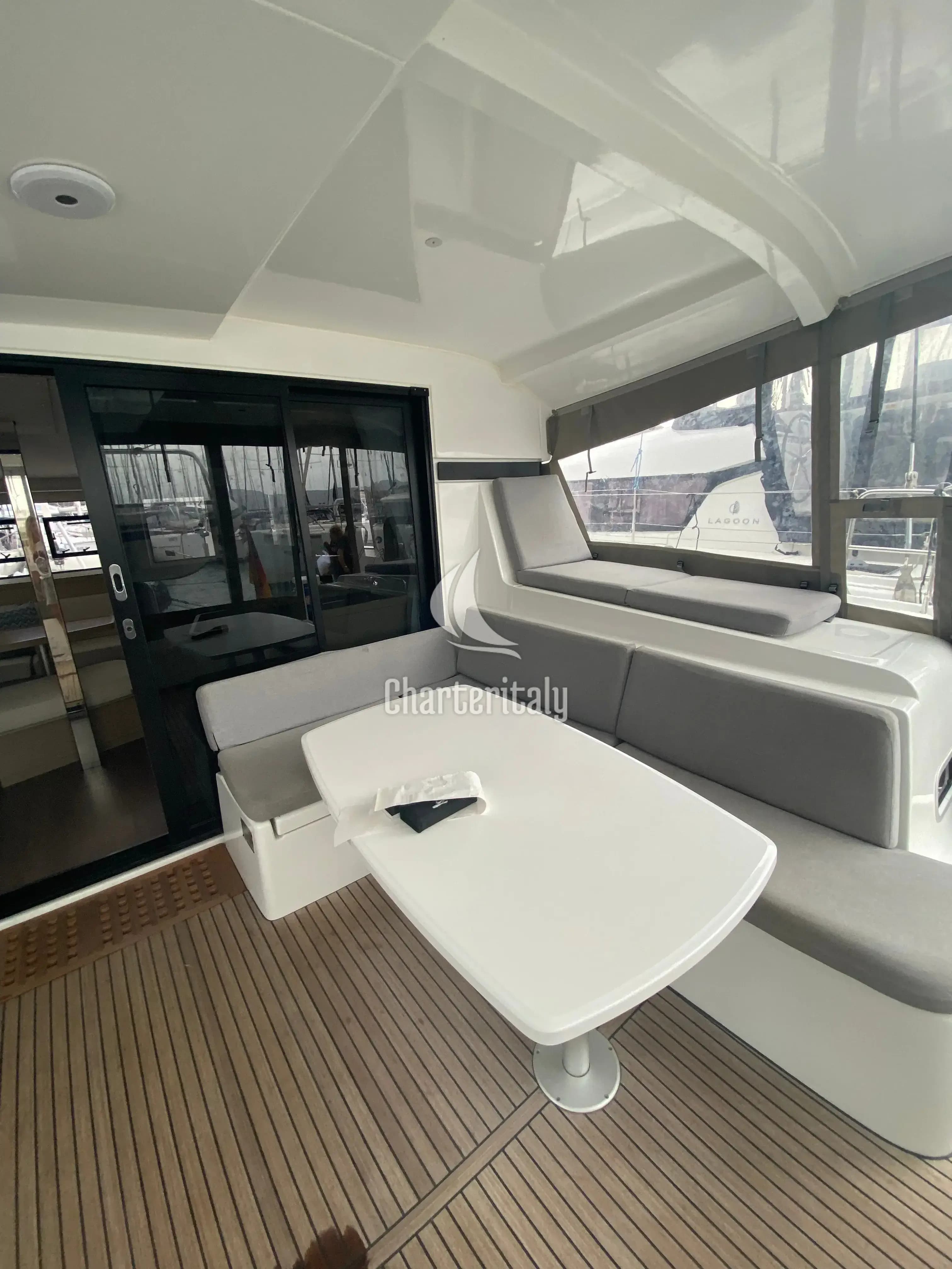 Lagoon 42 - Brunhilde - 12