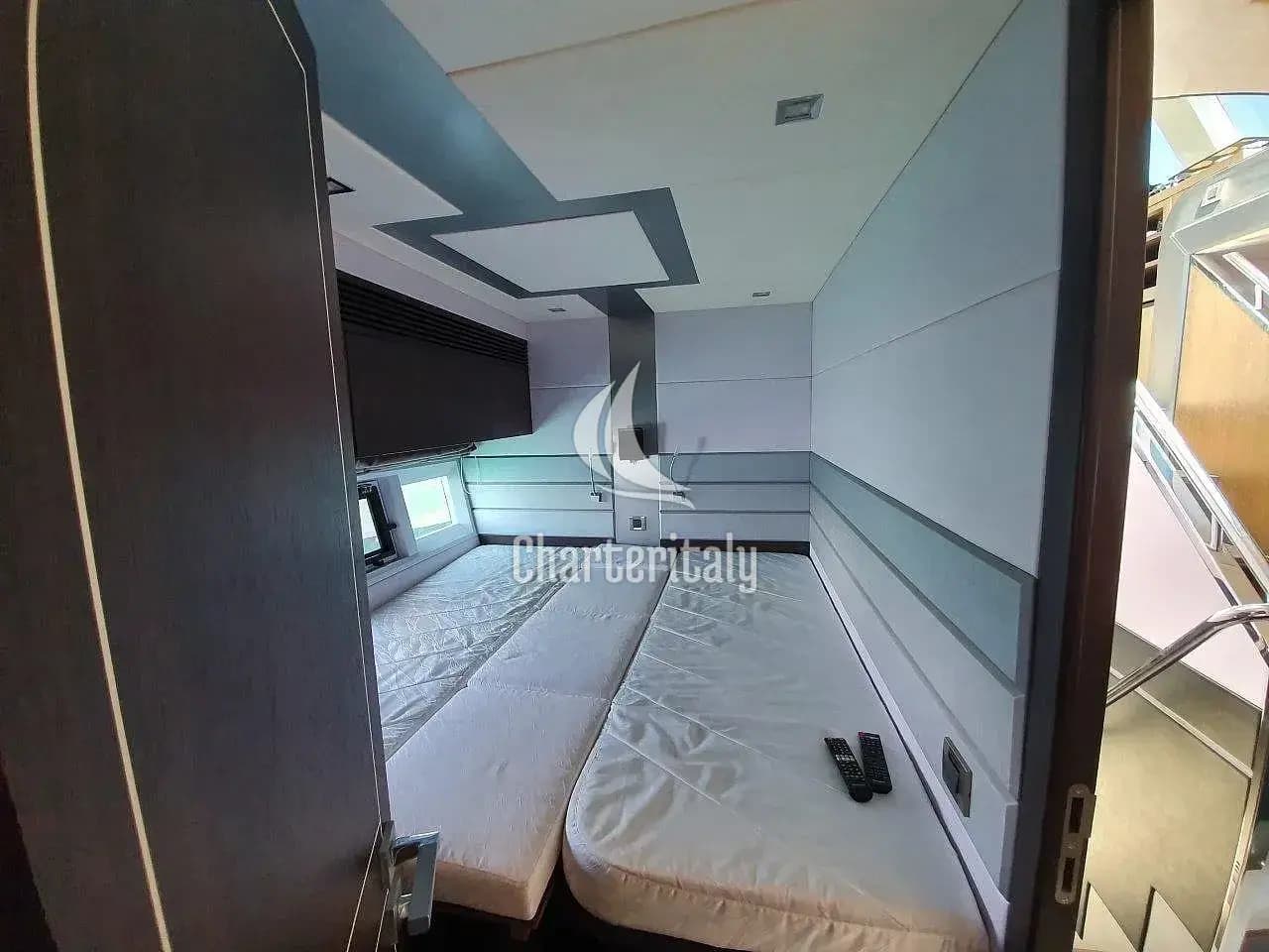Galeon 700 Skydeck - 4 + 1 cab. - Obession Two - 11