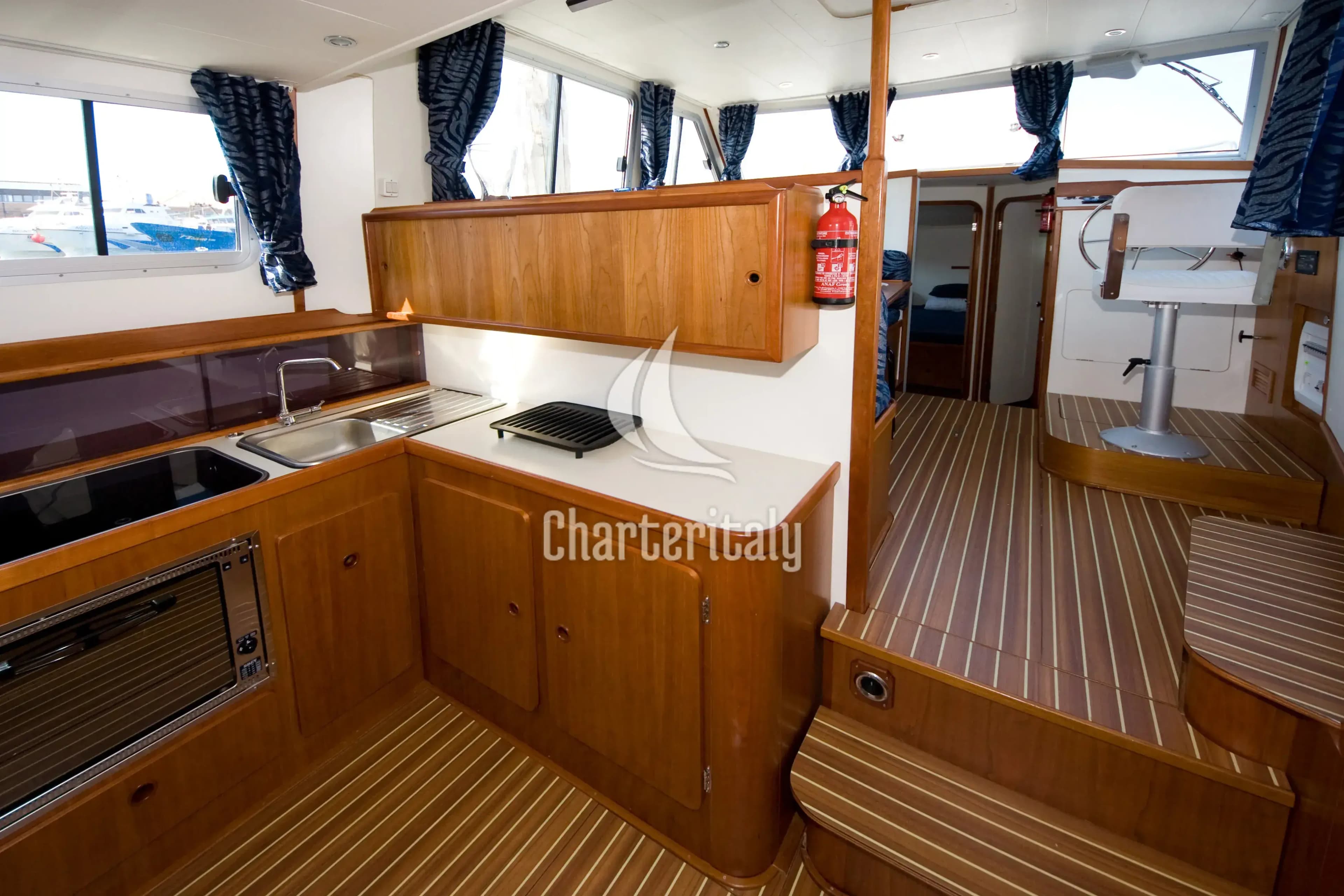 Houseboat - Tip Top - 2