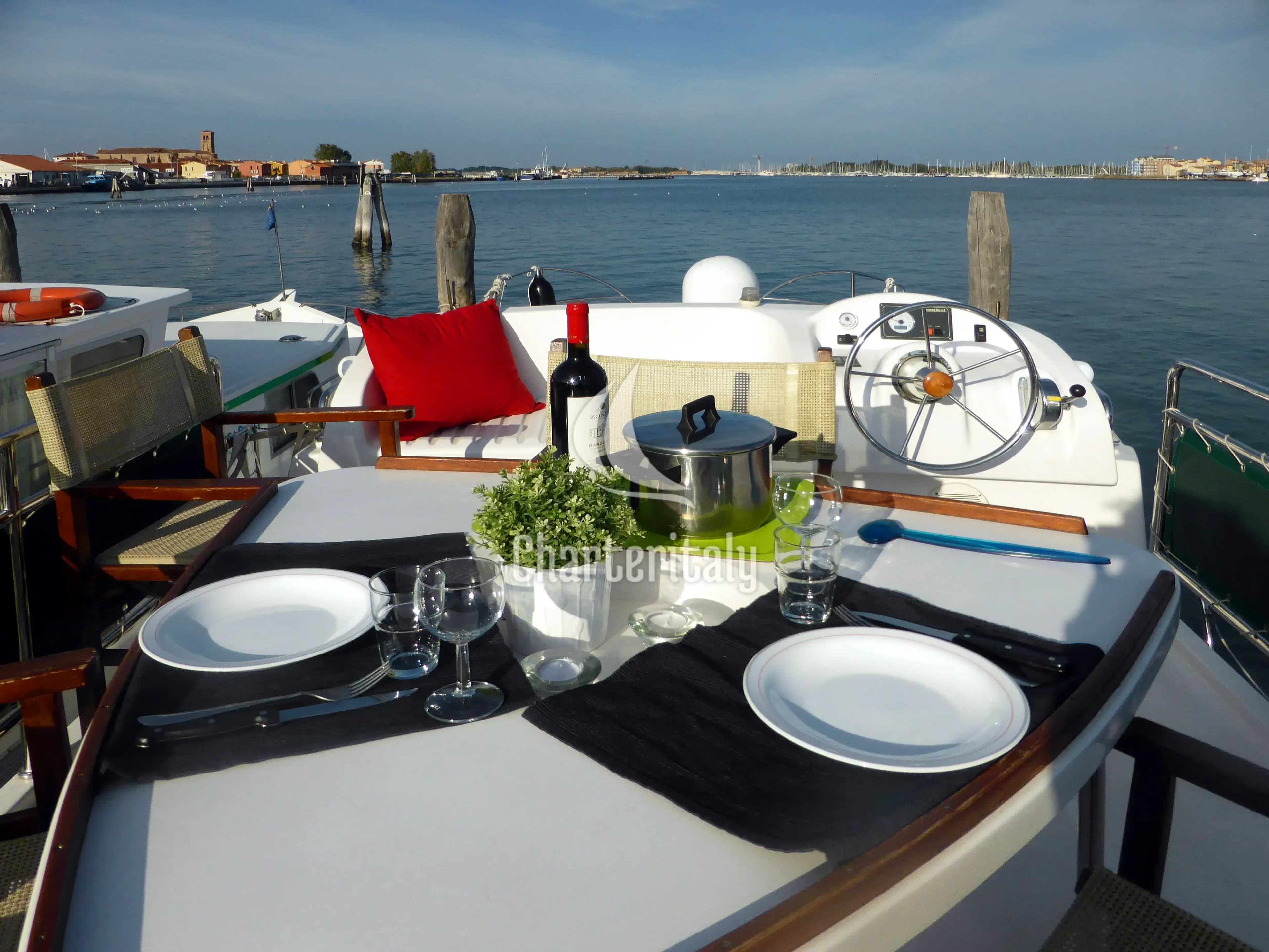 Houseboat - Tip Top - 7