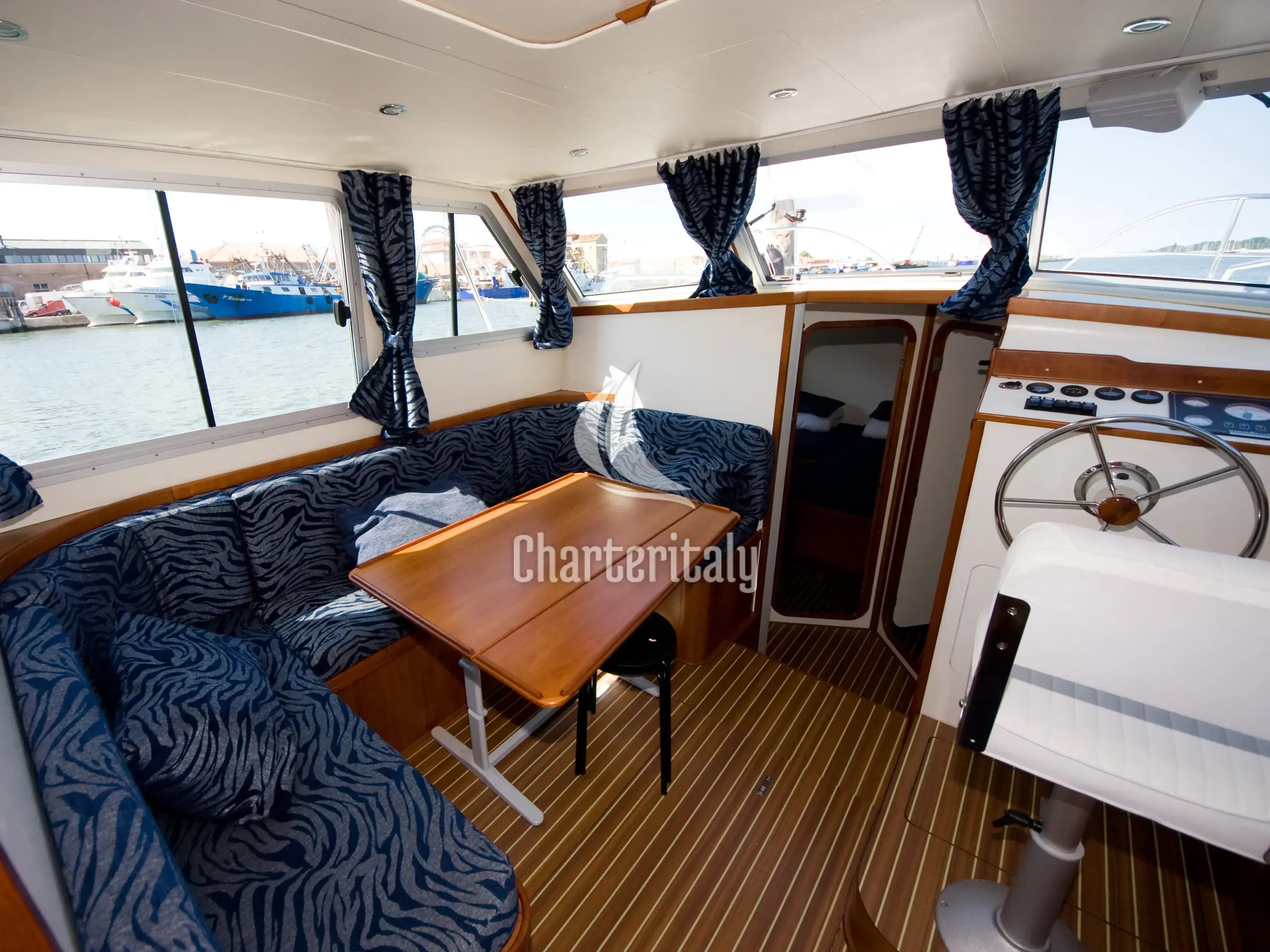 Houseboat - Tip Top - 3