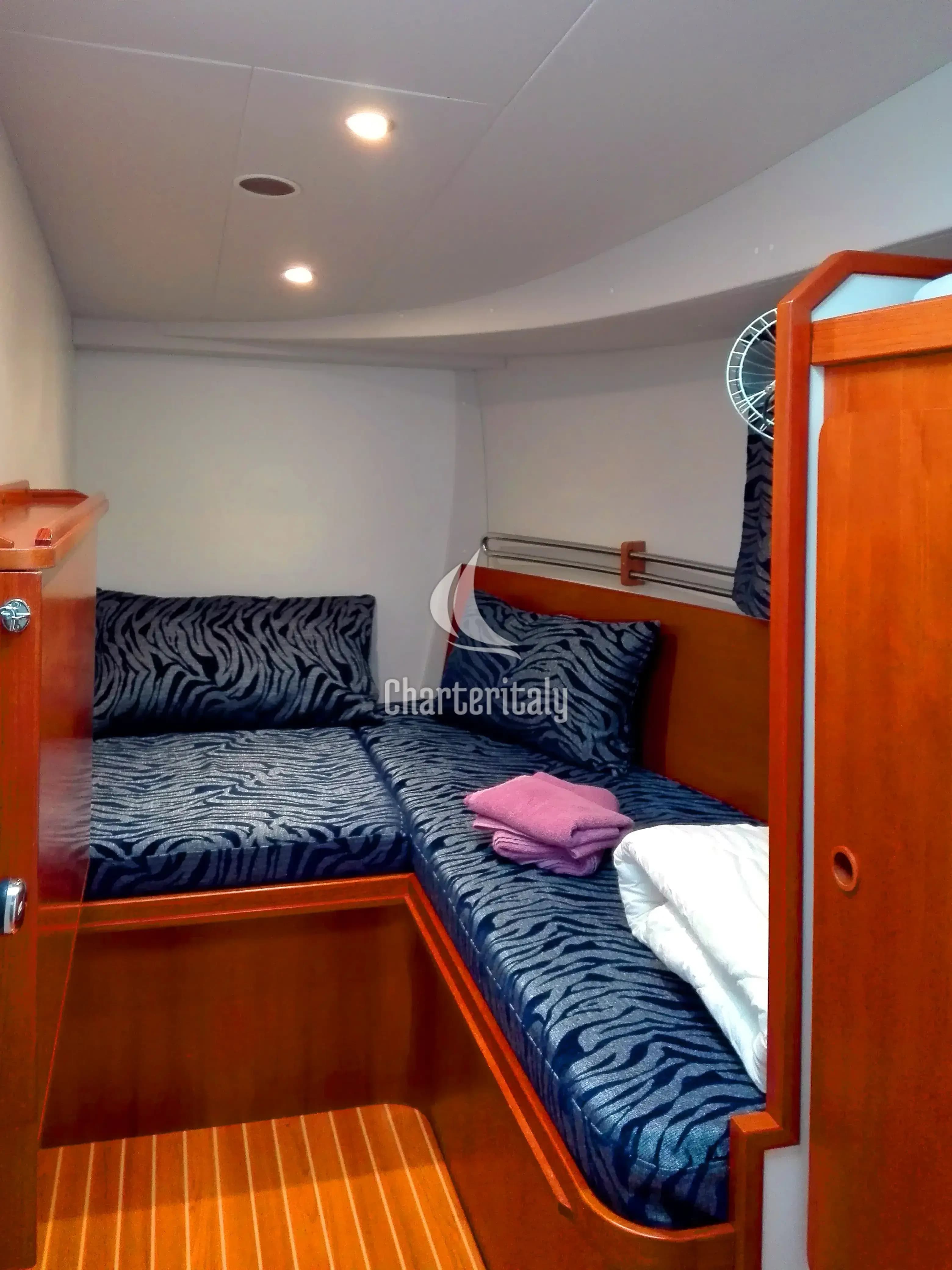 Houseboat - Tip Top - 9
