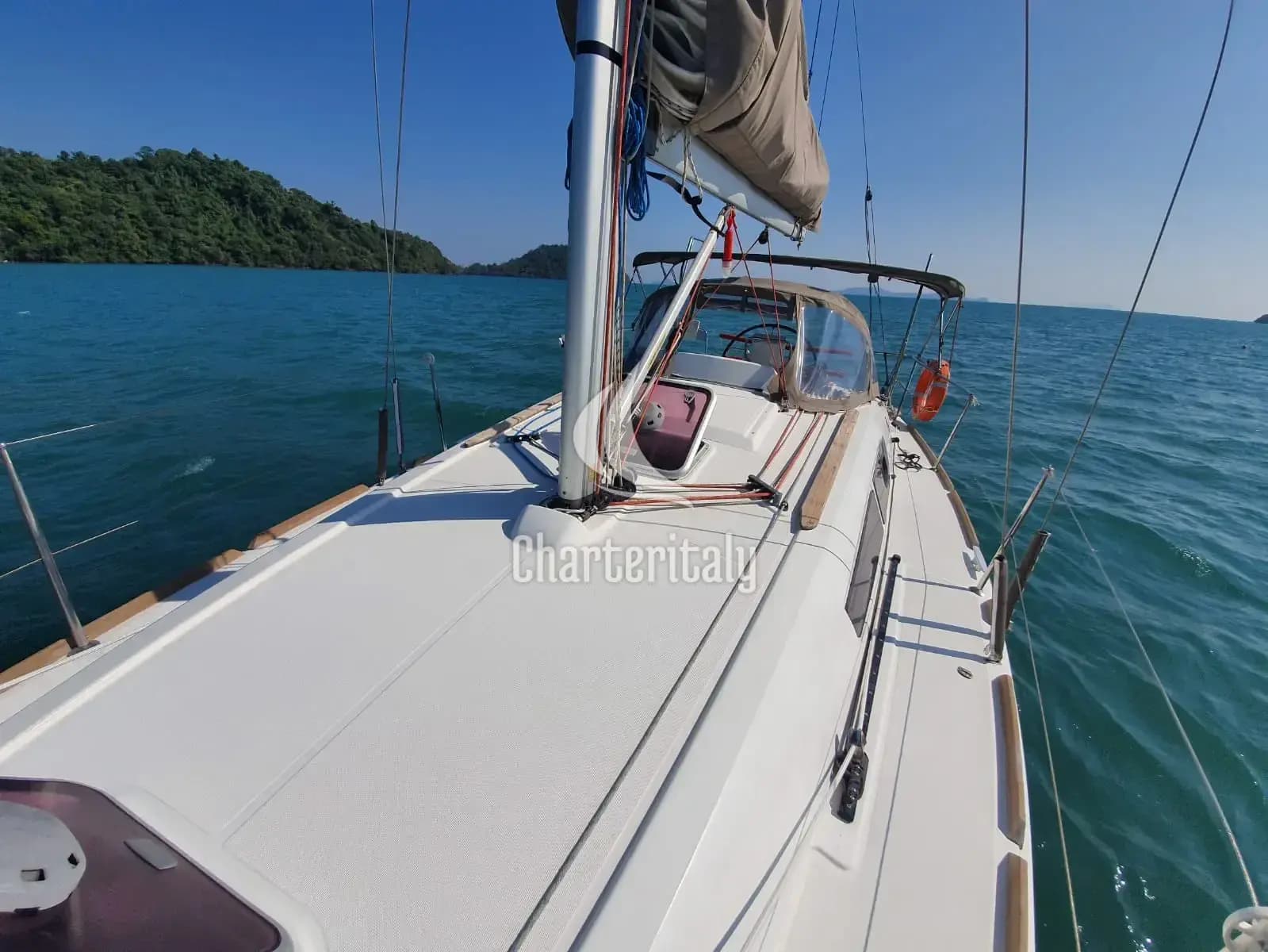 Sun Odyssey 33i - Aqua - 12