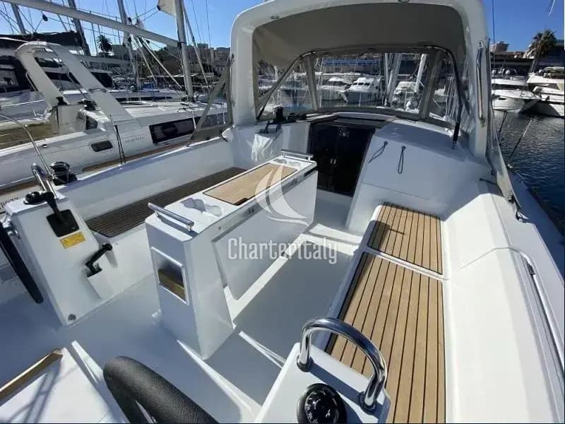 Oceanis 38.1 - Maximus - 18