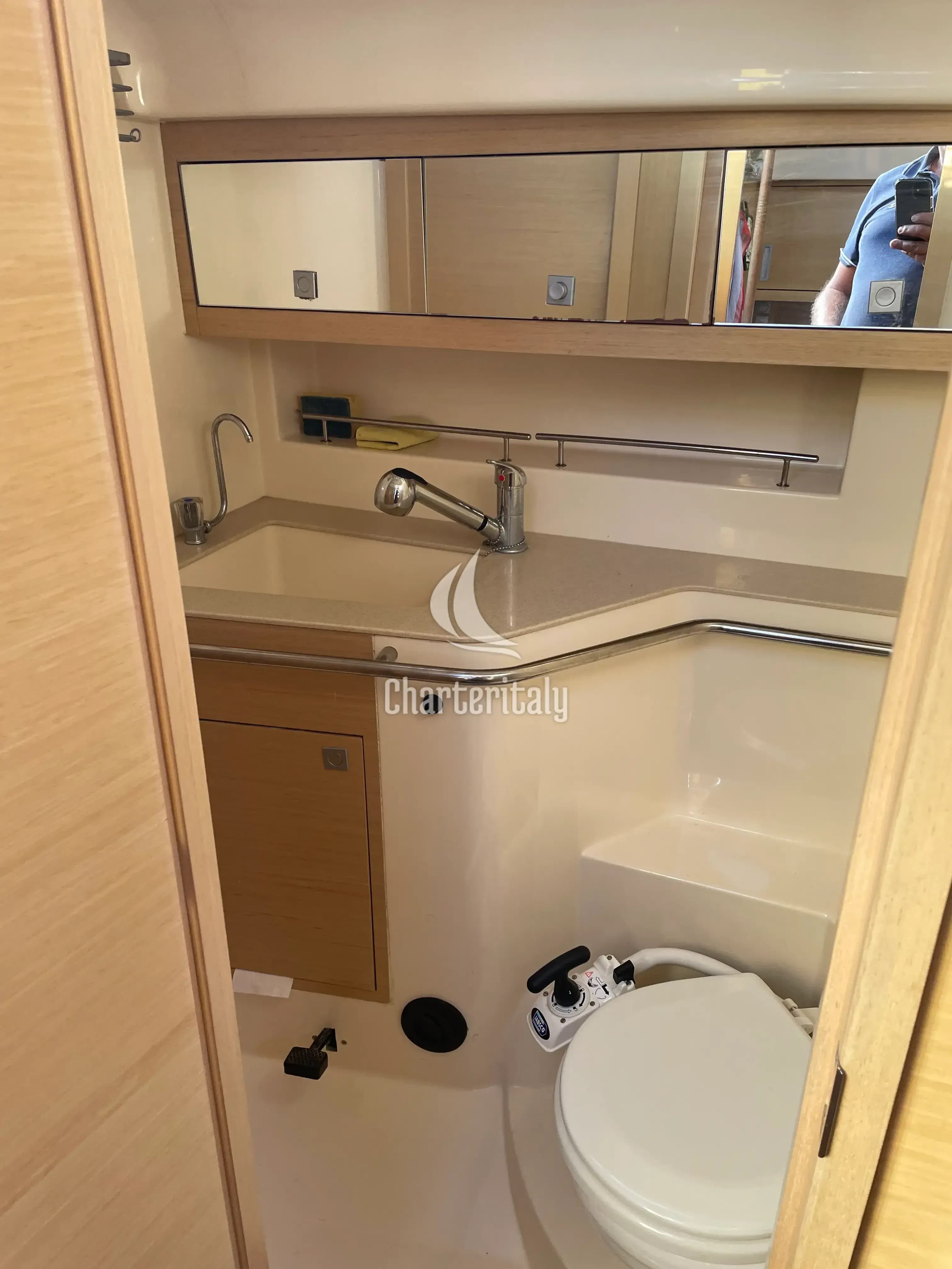 Elan 450 - Carolina - cabin 2 - 7