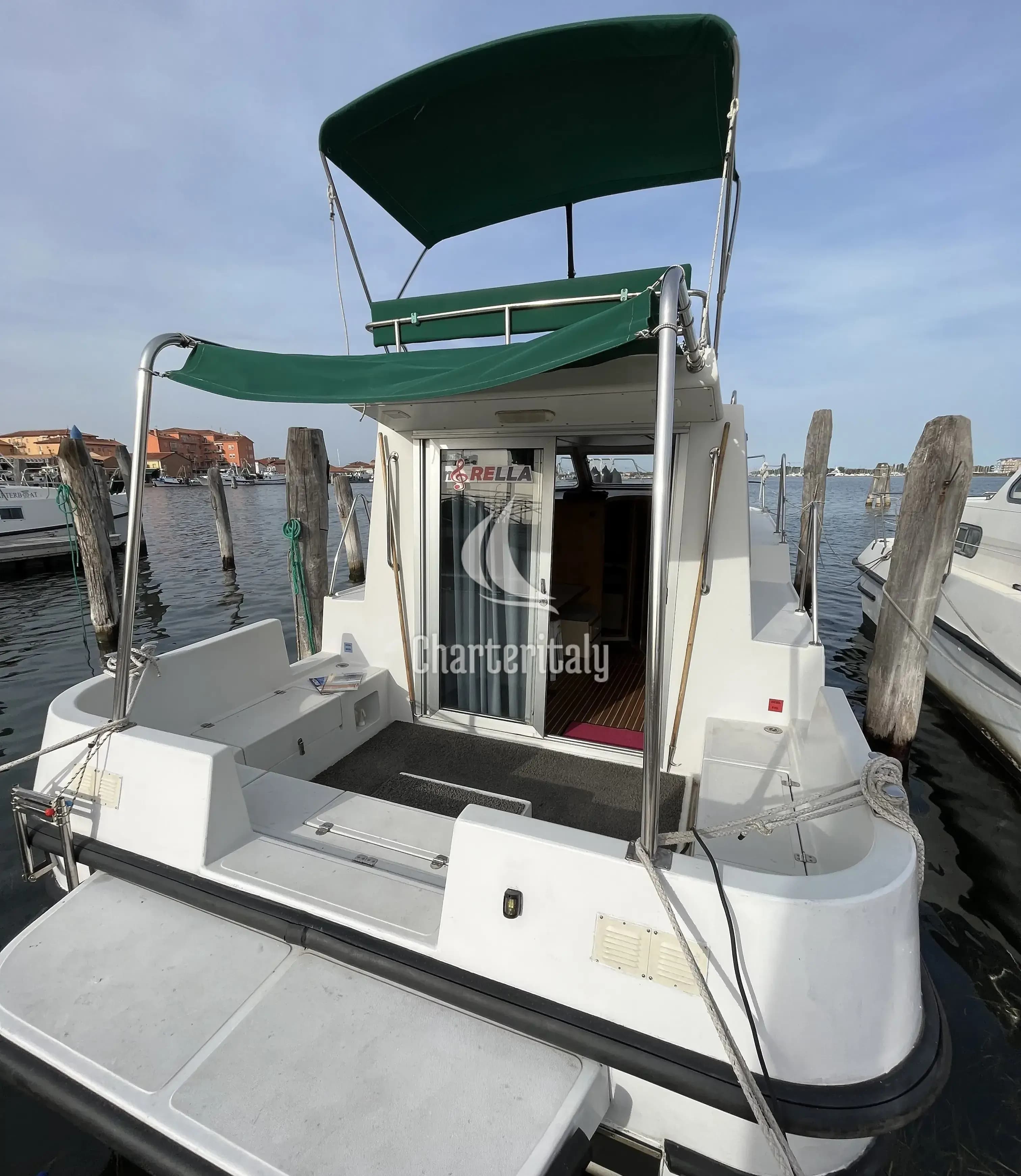 Houseboat - NCF Twins - 2