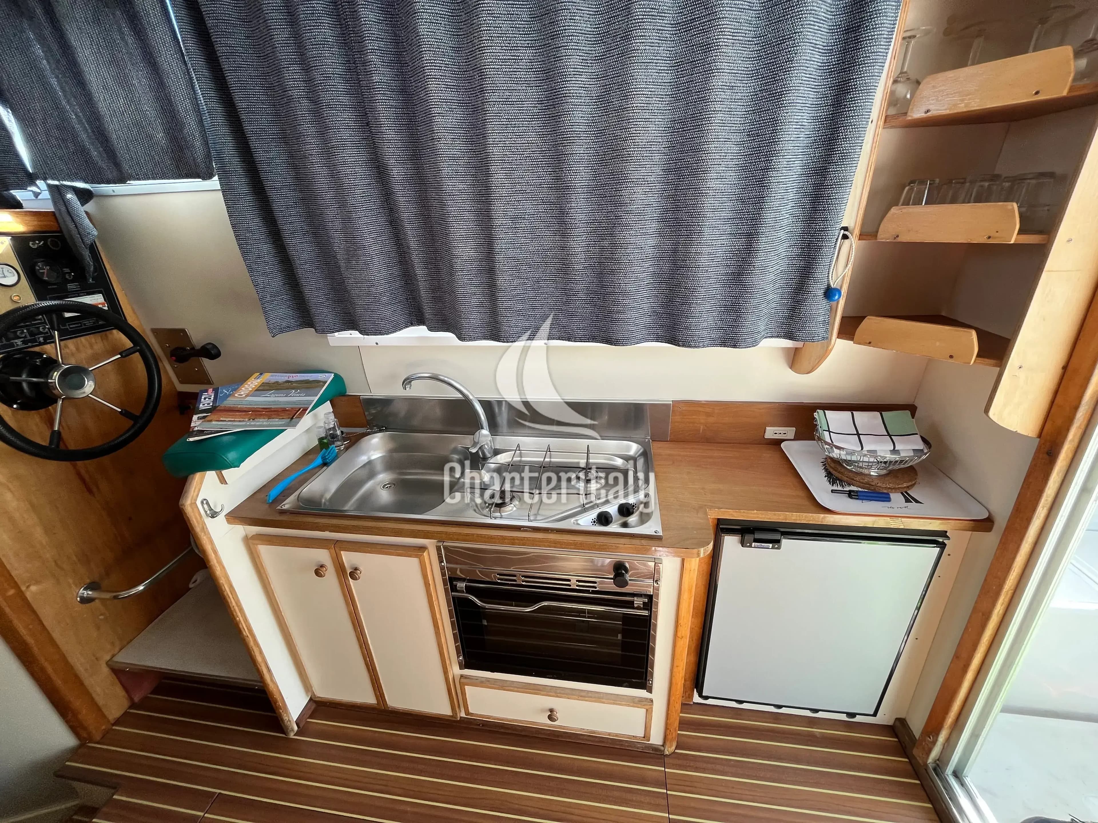Houseboat - NCF Twins - 12