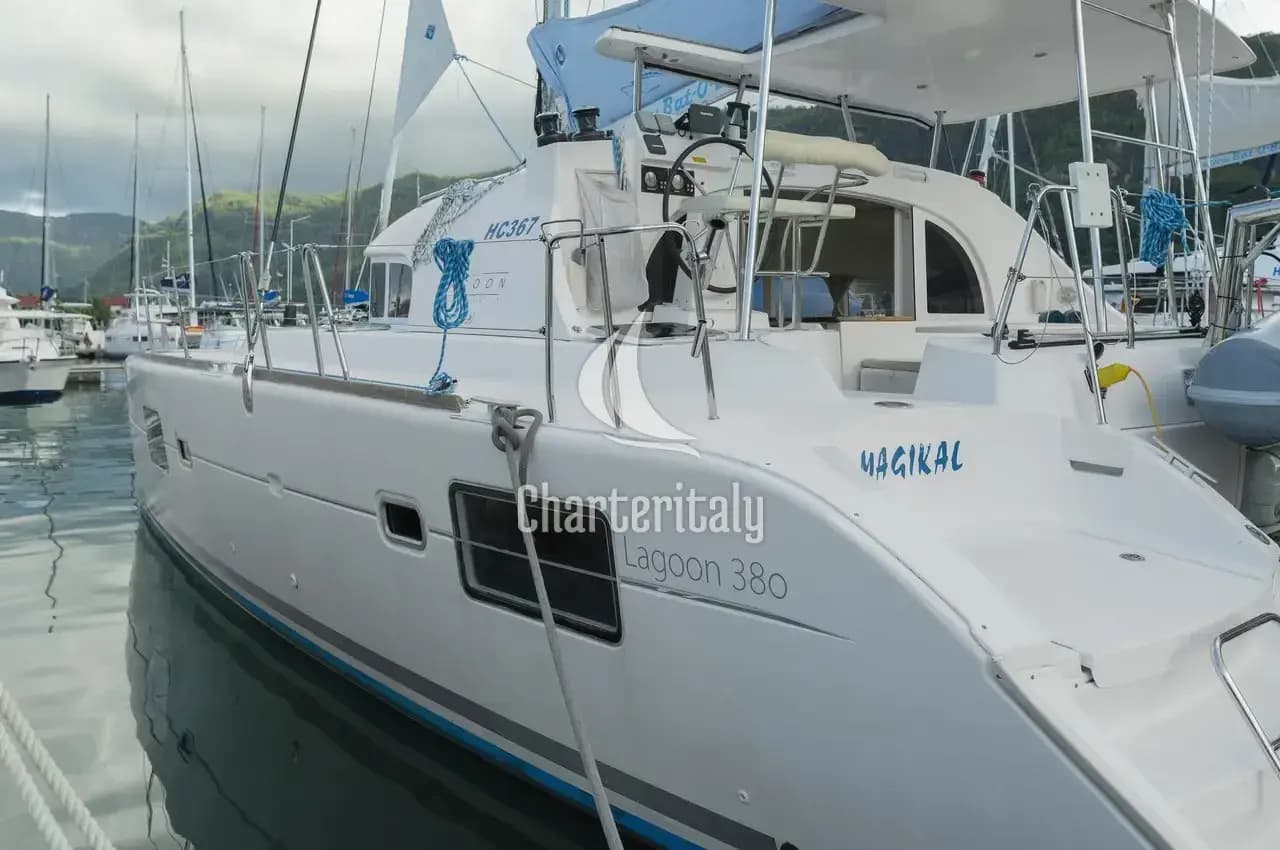 Lagoon 380 - 3 cab. - Magikal - 7
