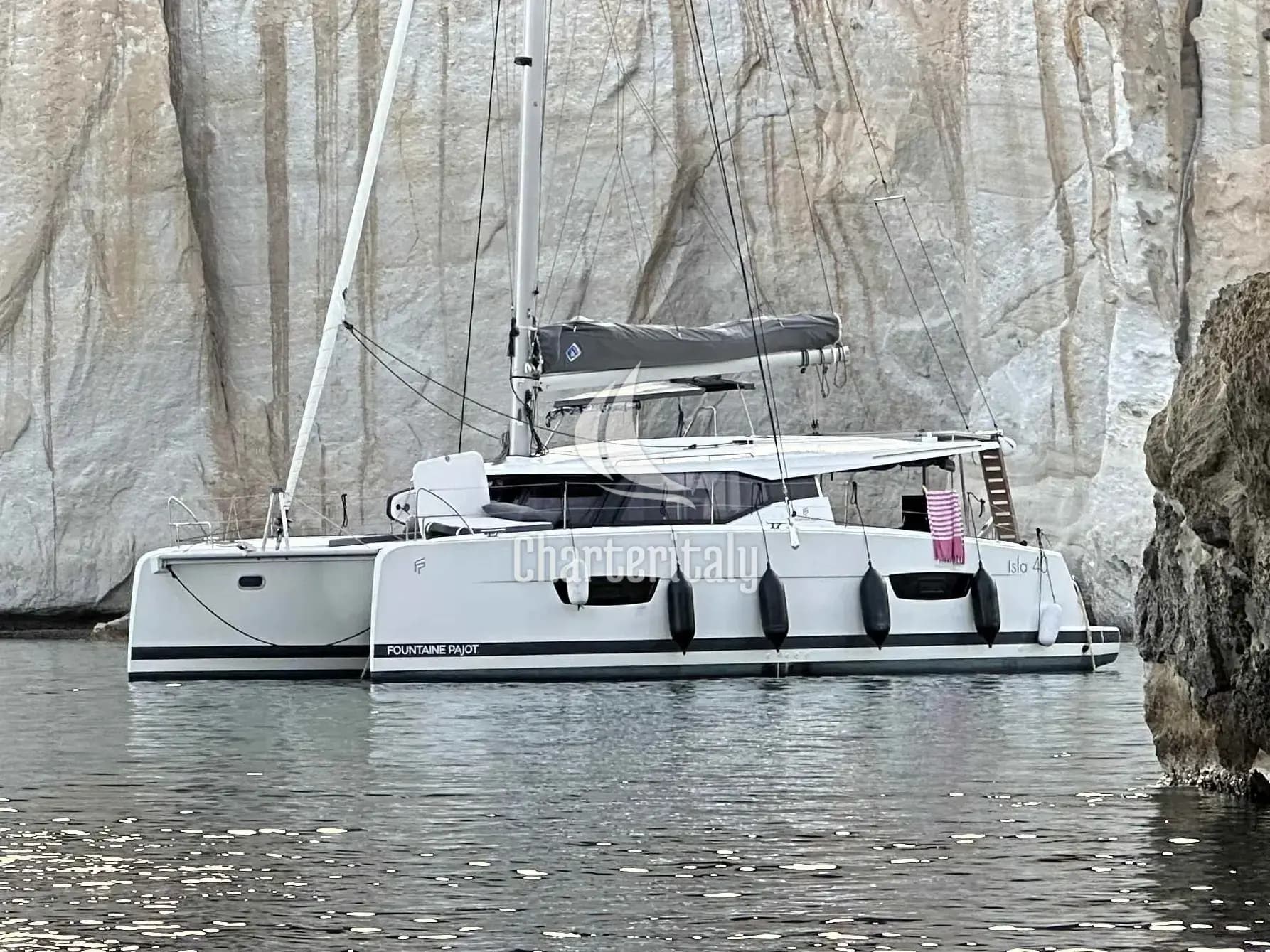 Isla 40 - ALMIRIKI - 1