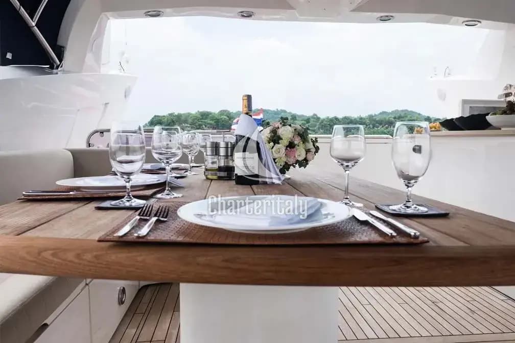 Sunseeker 90 - Major Affair - 25