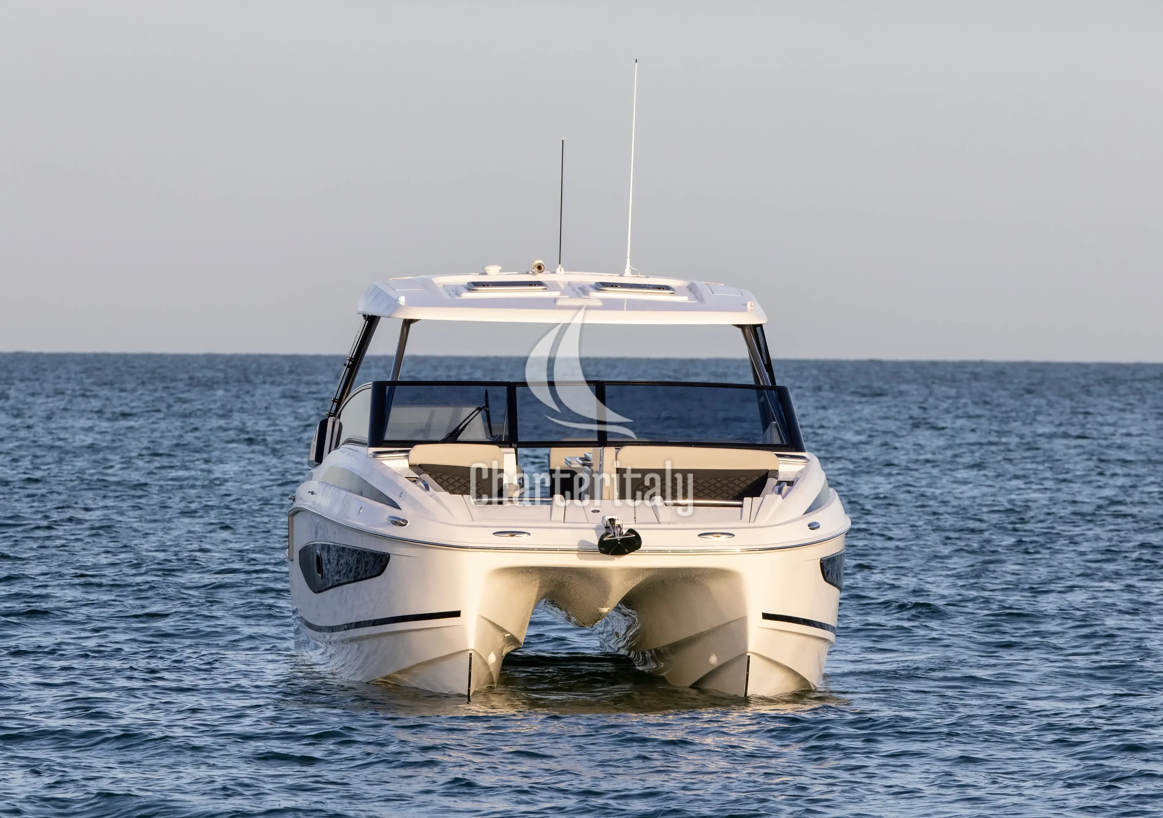 Aquila 32 Sport - BATCAT - 11