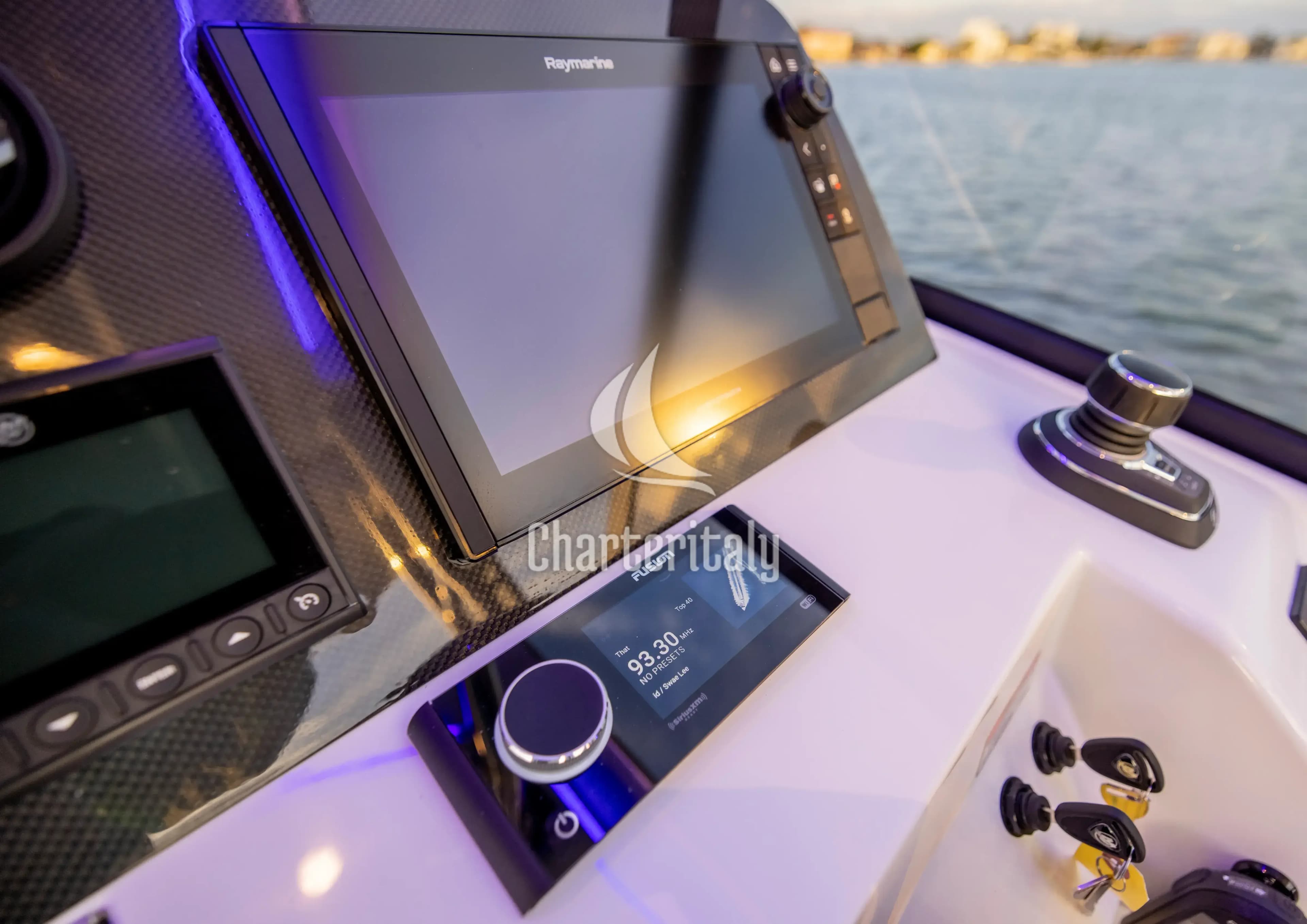 Aquila 32 Sport - BATCAT - 15