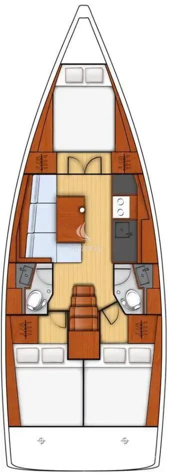 Oceanis 38.1 - Triton 89 - 2
