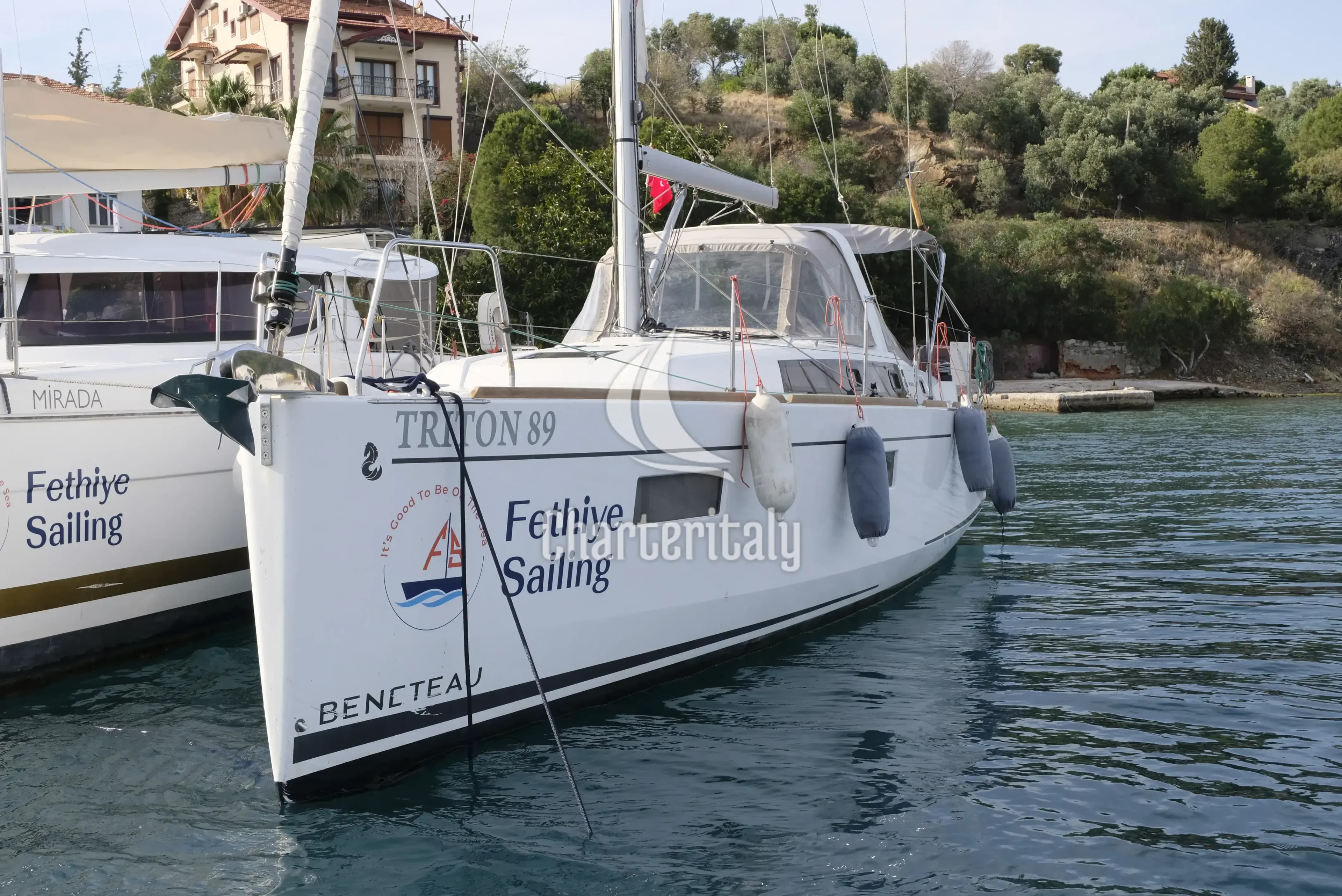 Oceanis 38.1 - Triton 89 - 1