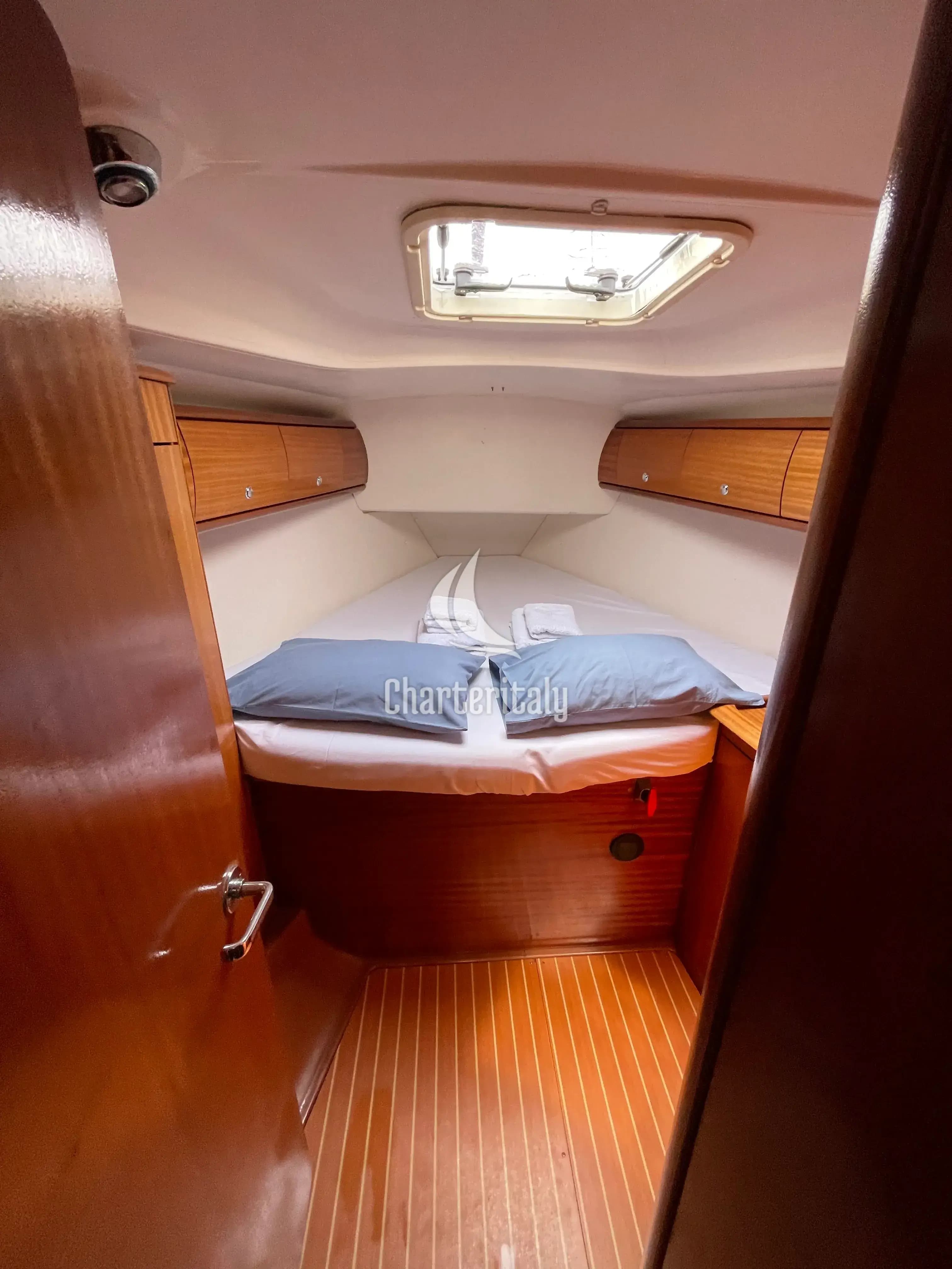 Bavaria 44 - Danai (with Bowthruster ,Solar Panels, New Sails) - 8