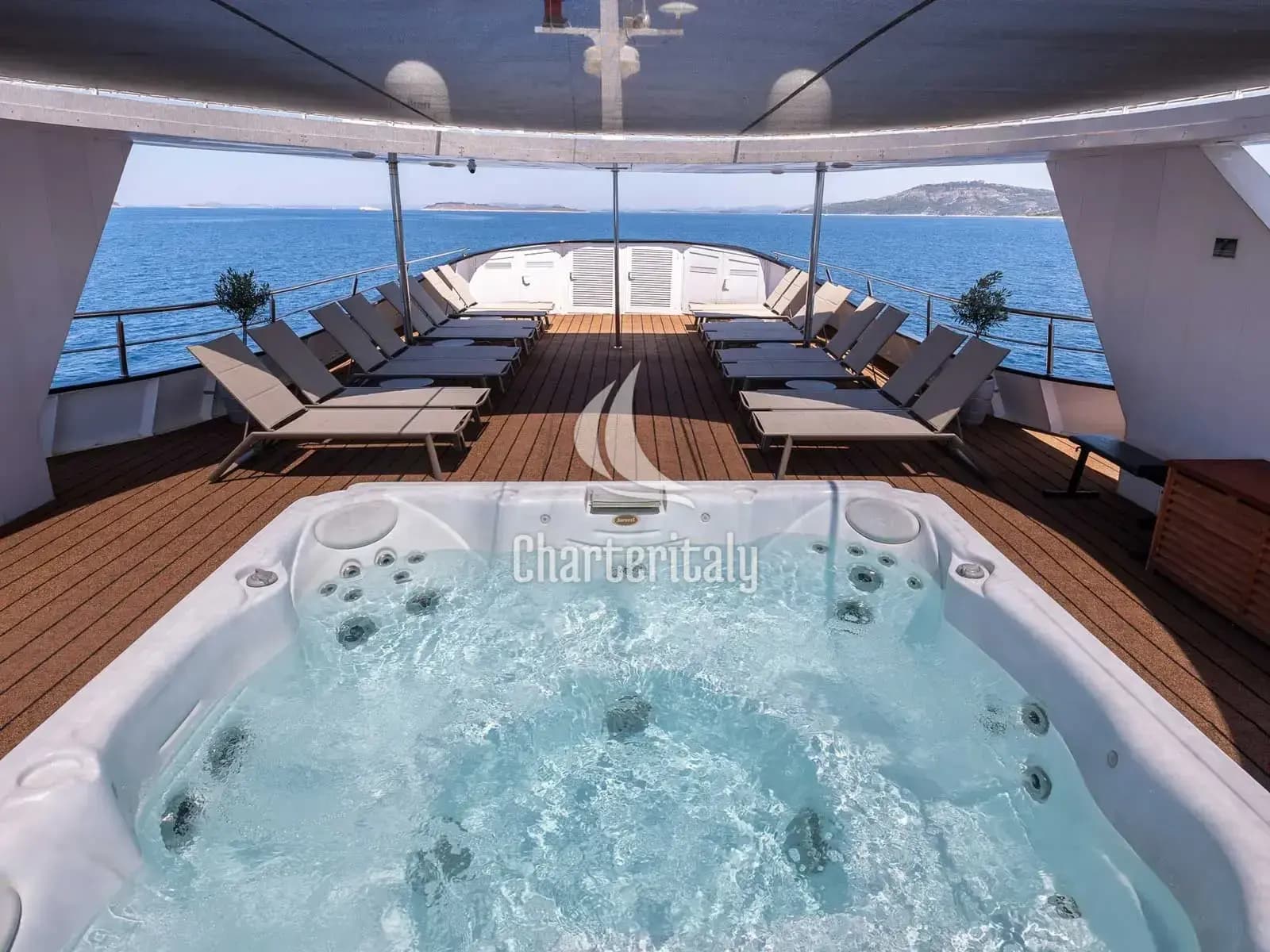 Power Catamaran - MB Adriatic Queen - 11