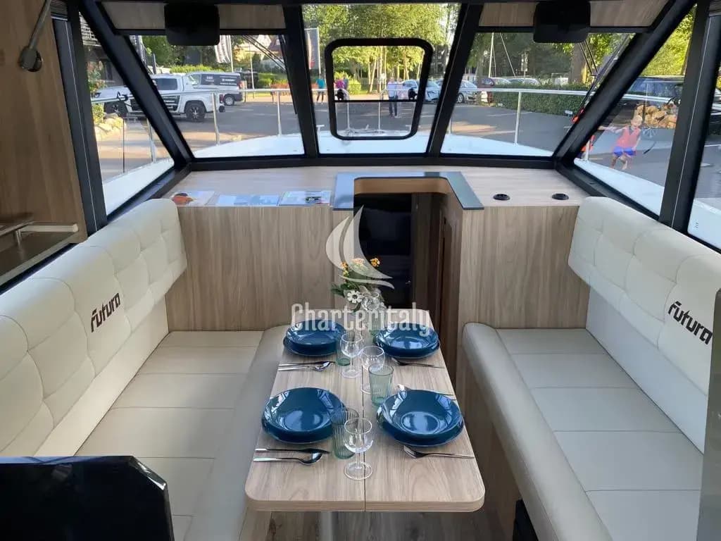 Futura 40 Grand Horizon - Fleesenqueen One - 15