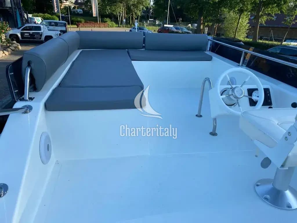 Futura 40 Grand Horizon - Fleesenqueen One - 14