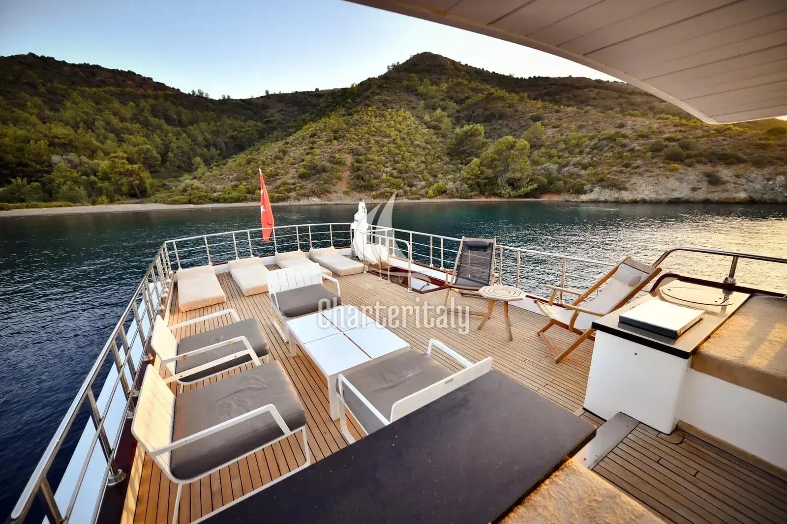 Motoryacht - Ruzanna 1 - 3