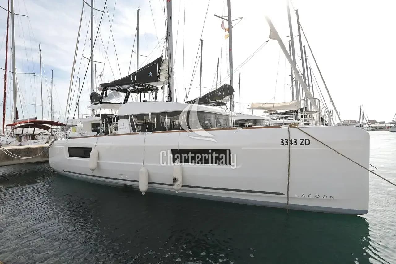Lagoon 40 - 4 + 2 cab - Blue Angel - 1