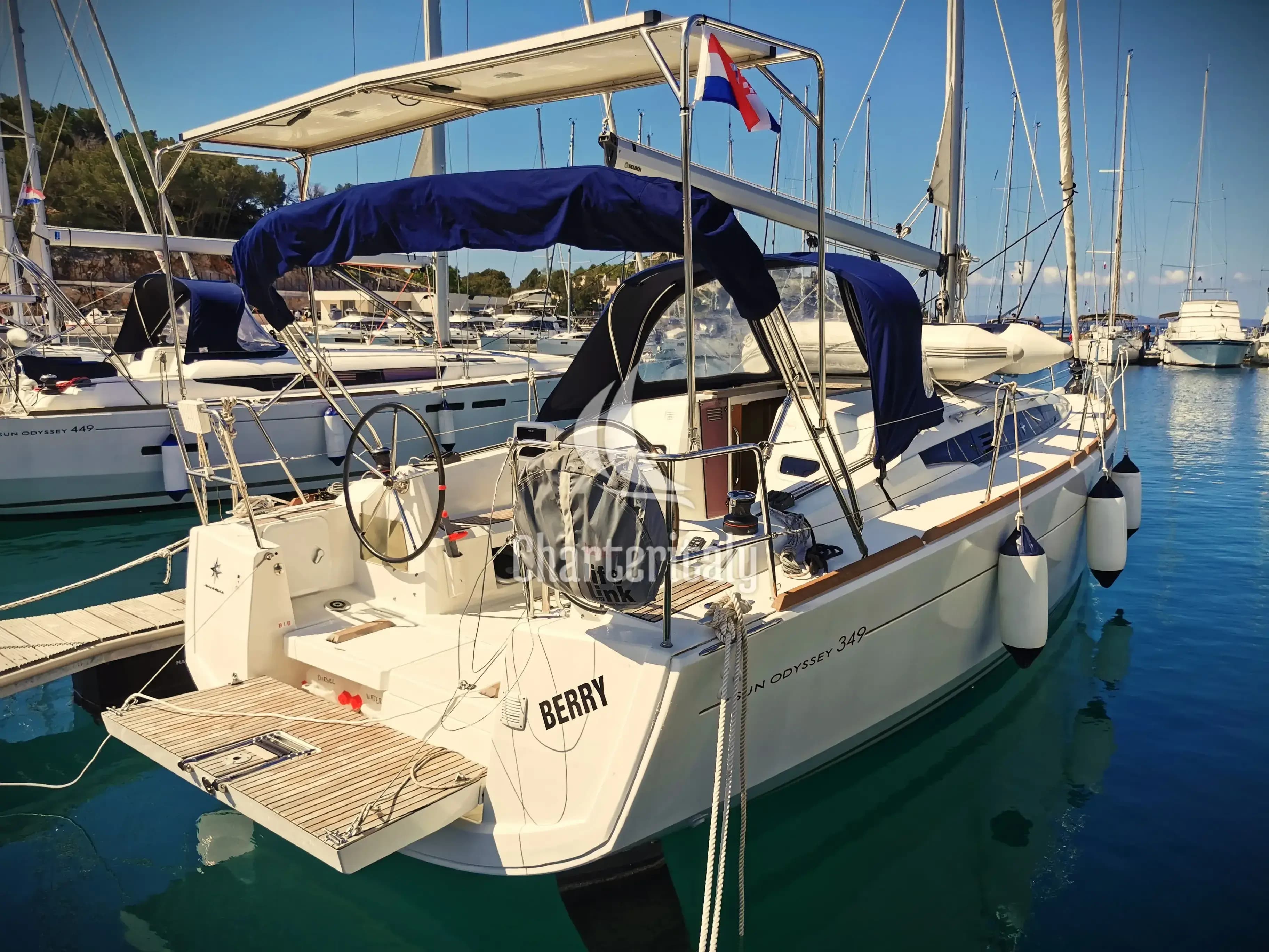 Sun Odyssey 349 - Berry - 8