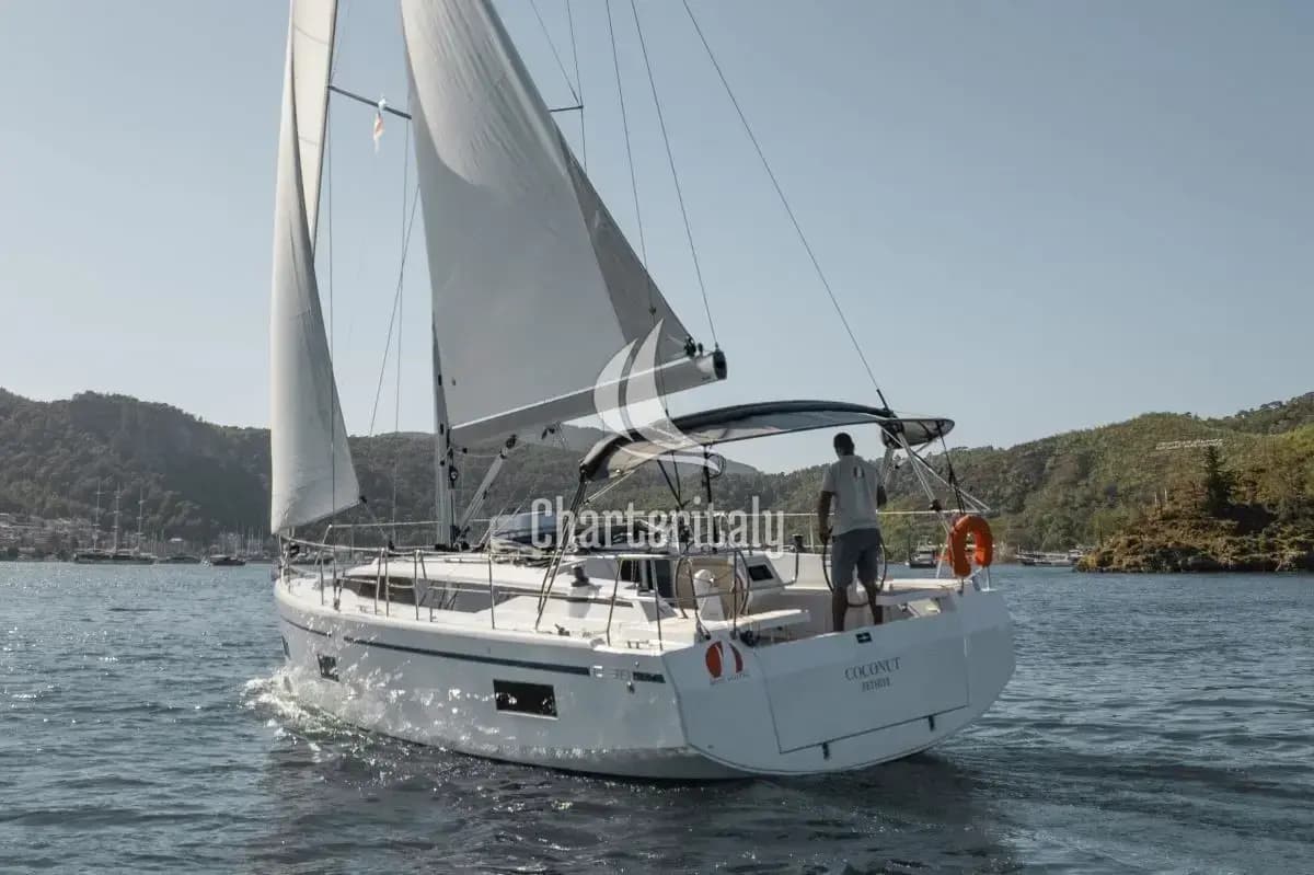 Bavaria C38 - Coconut - 7