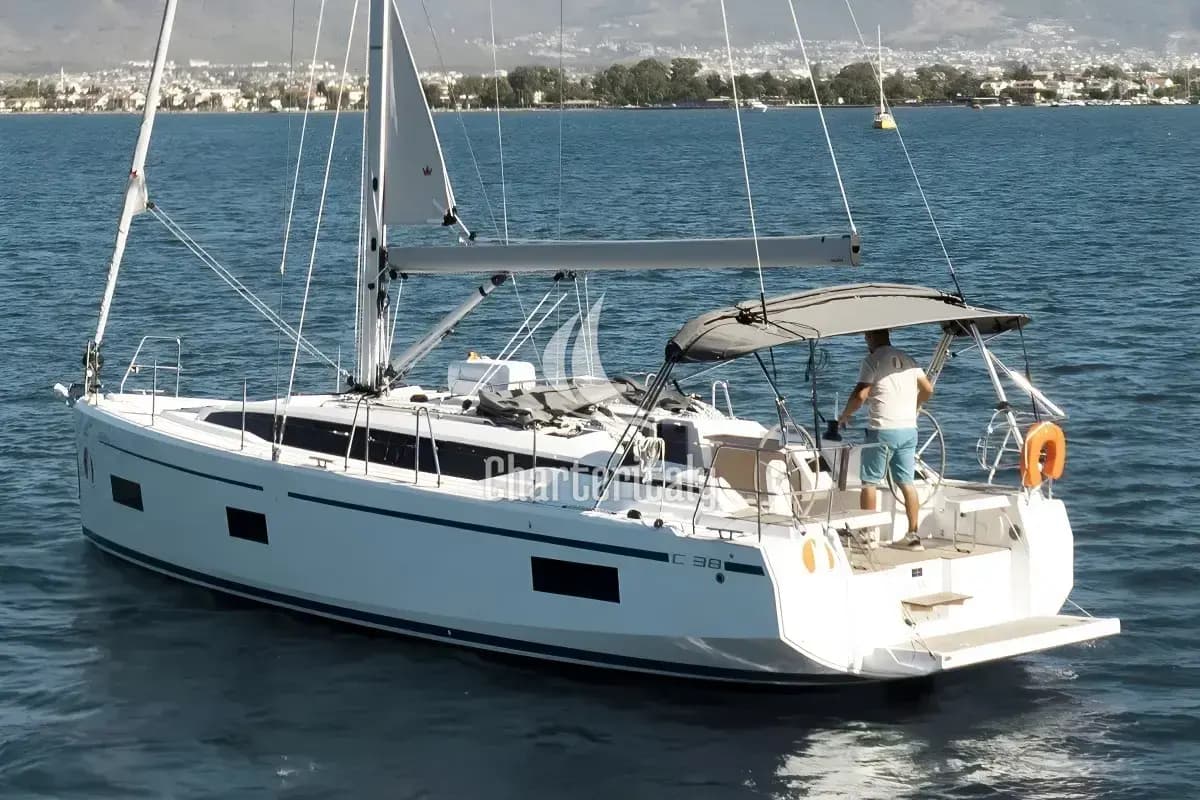 Bavaria C38 - Coconut - 3