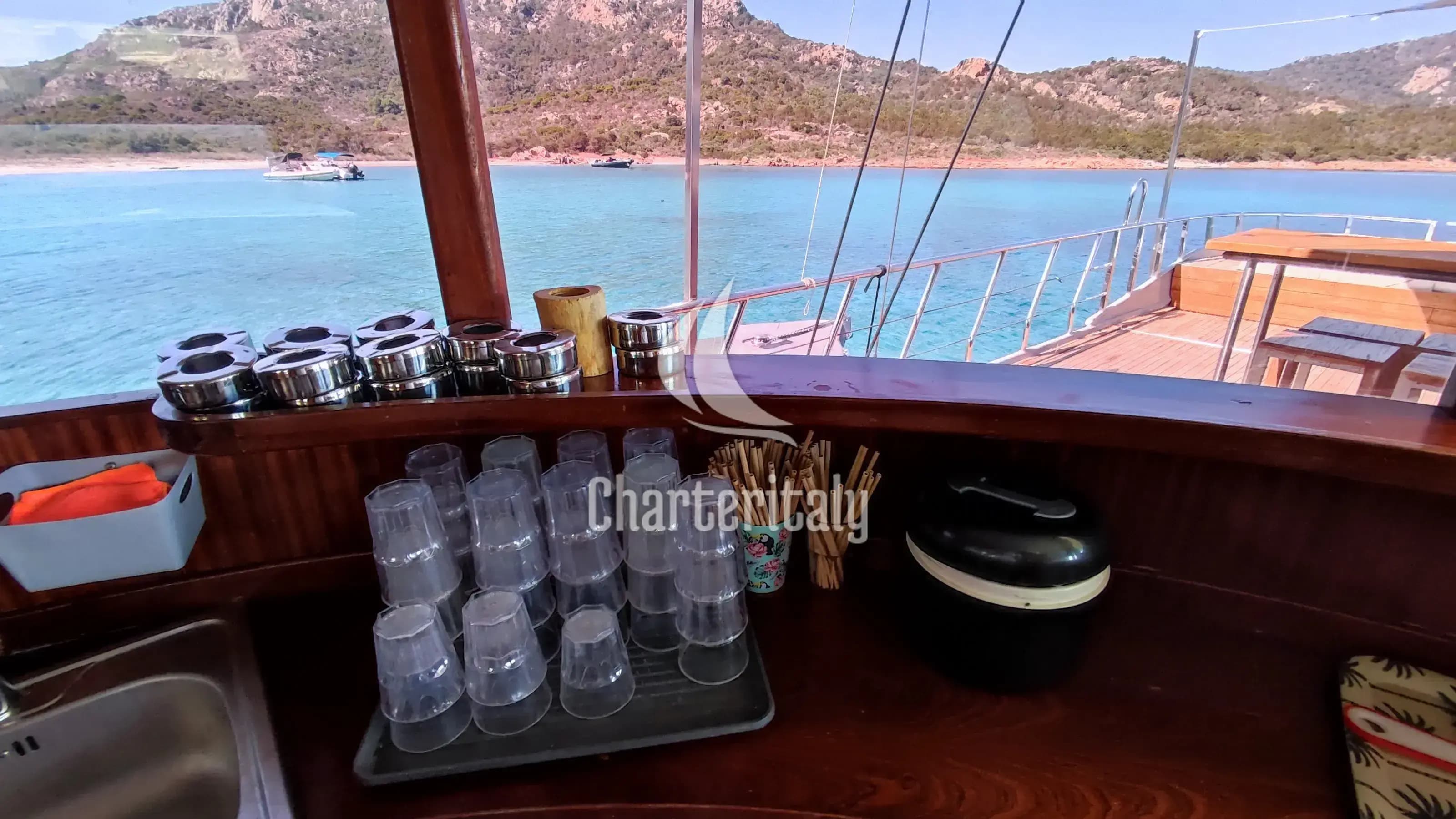 Catamaran - Gold Wind - 36