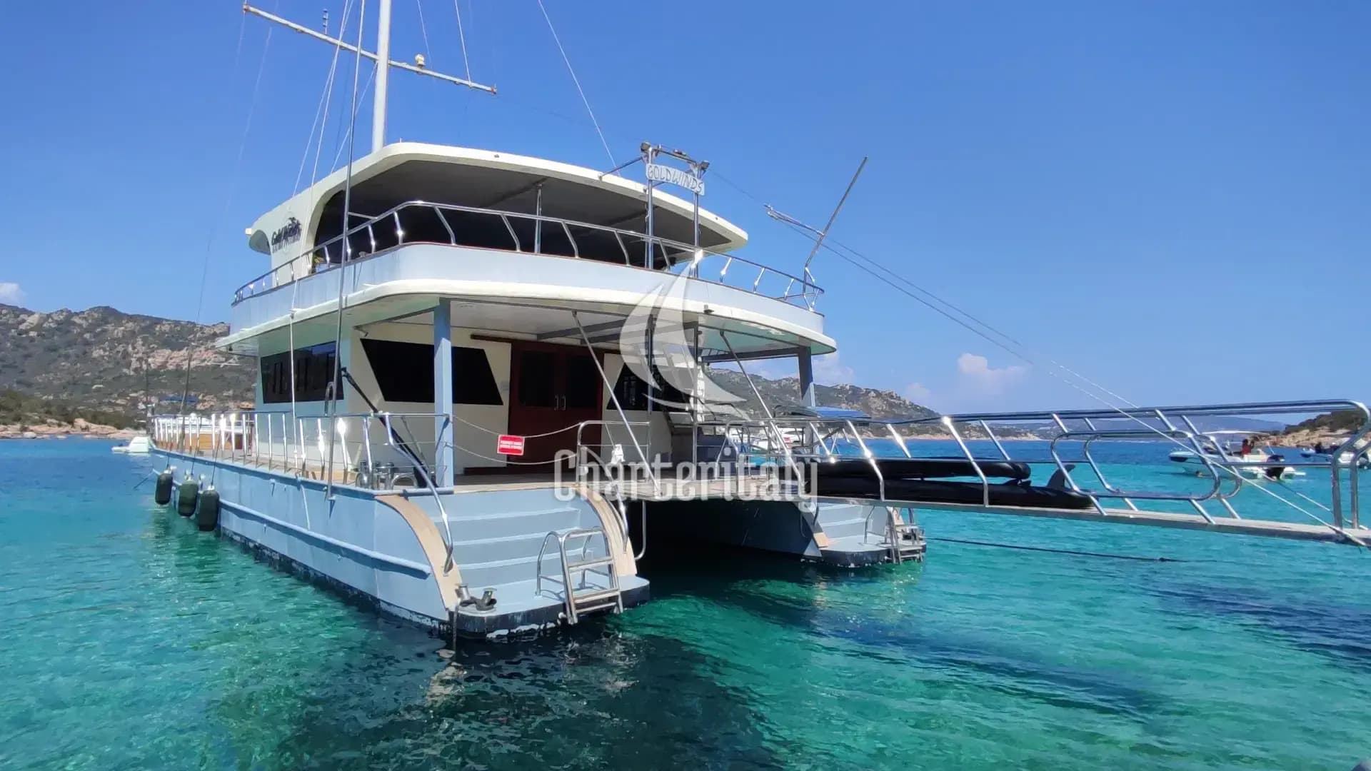 Catamaran - Gold Wind - 32