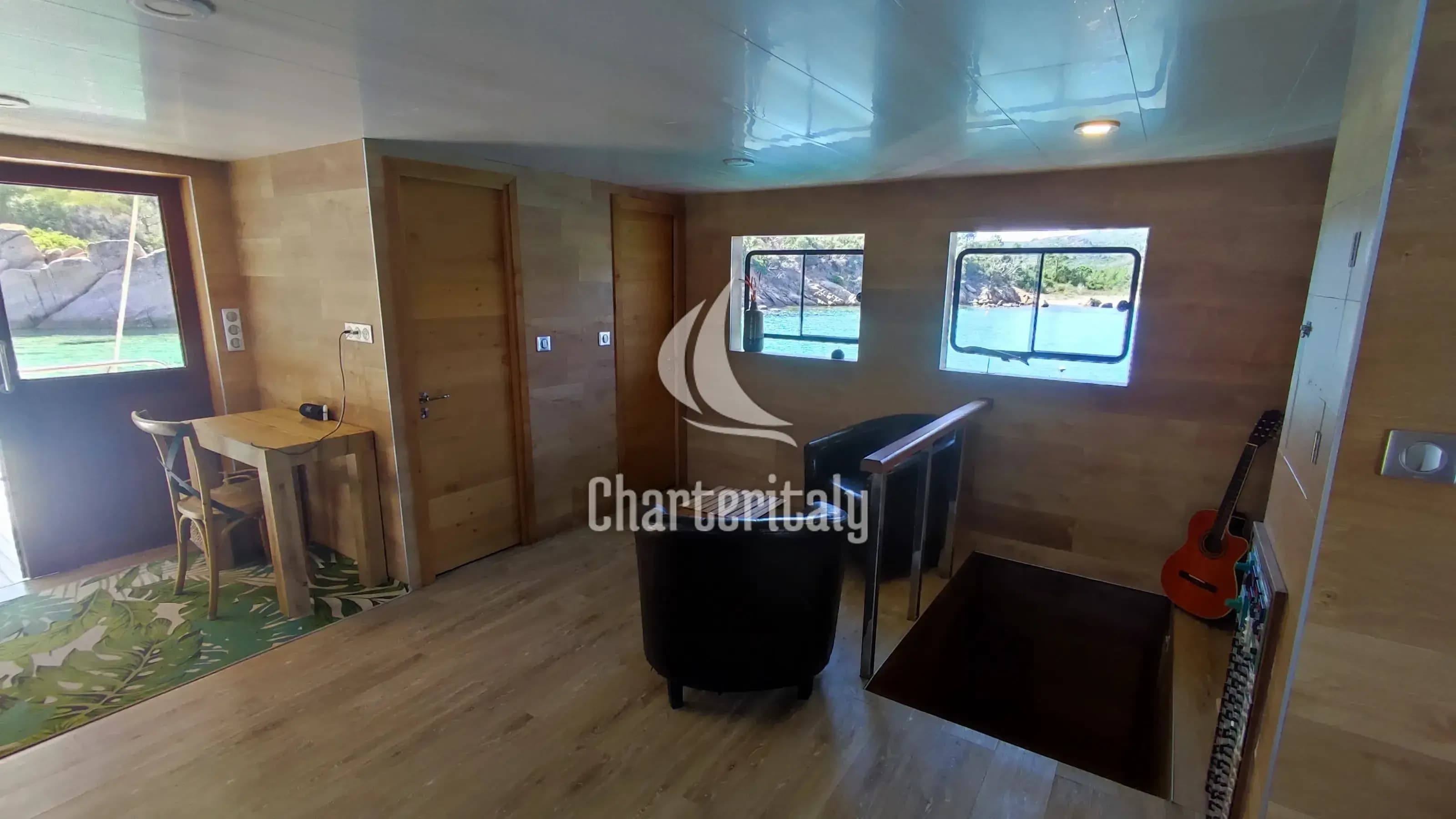 Catamaran - Gold Wind - 17