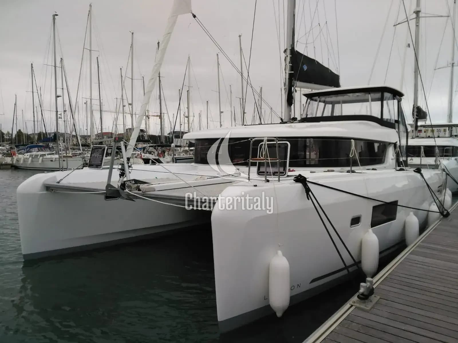 Lagoon 42 - Affligem - 1