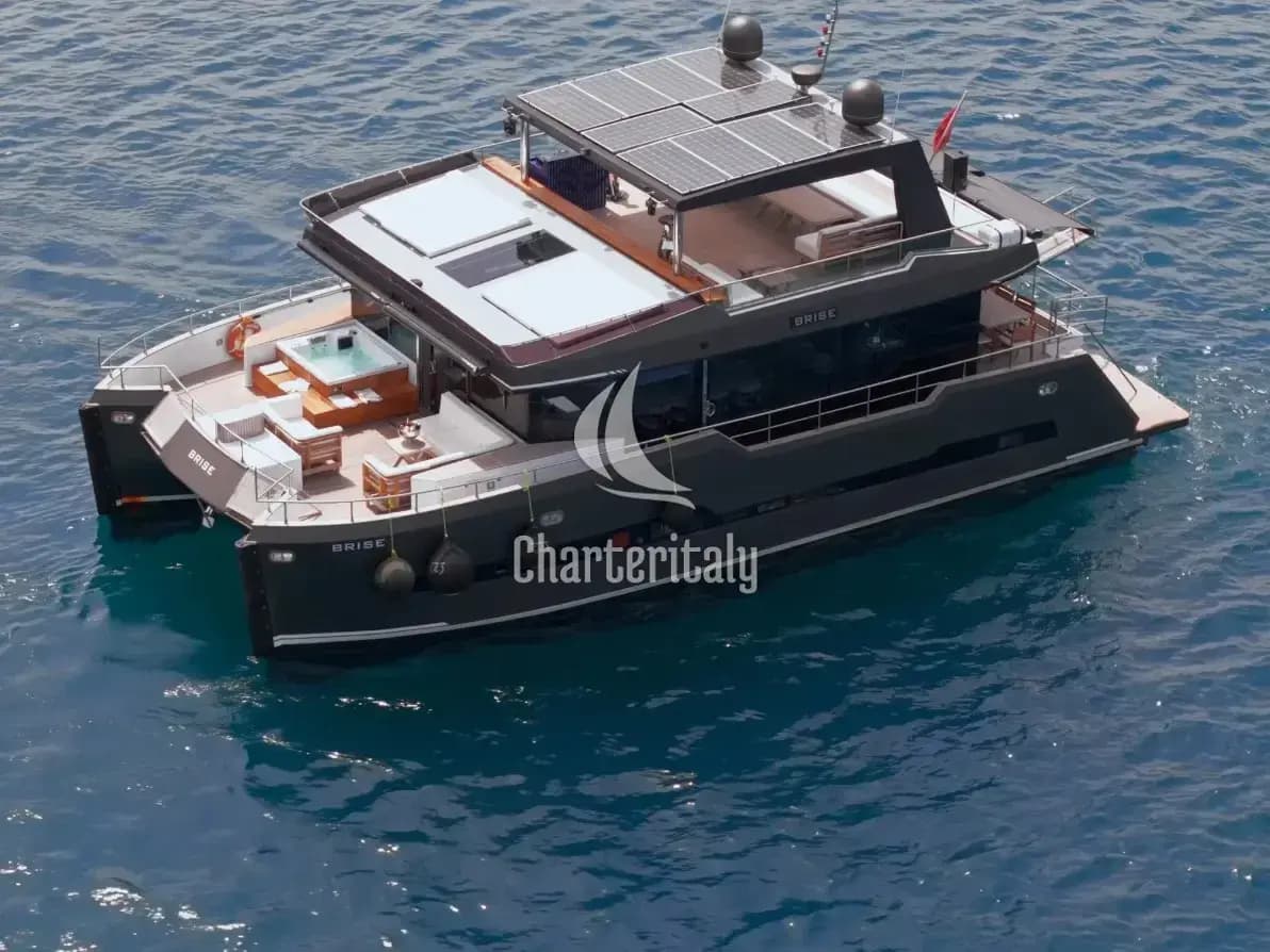 Catamaran - BRISE - 1