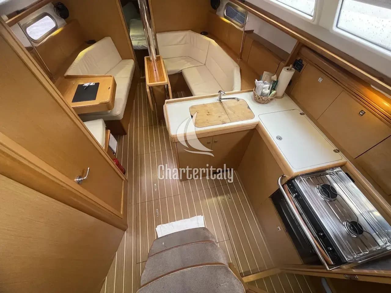 Sun Odyssey 36i - Agatha - 11