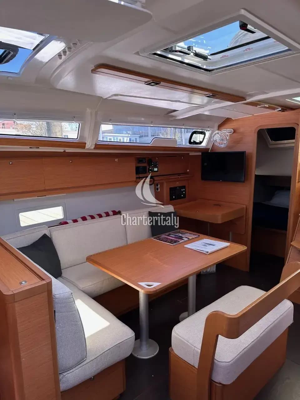 Dufour 430 - 3 cab. - Opportune Moment - 11
