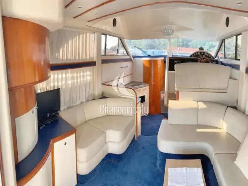 Fairlane Phantom 40 - Julia - 7