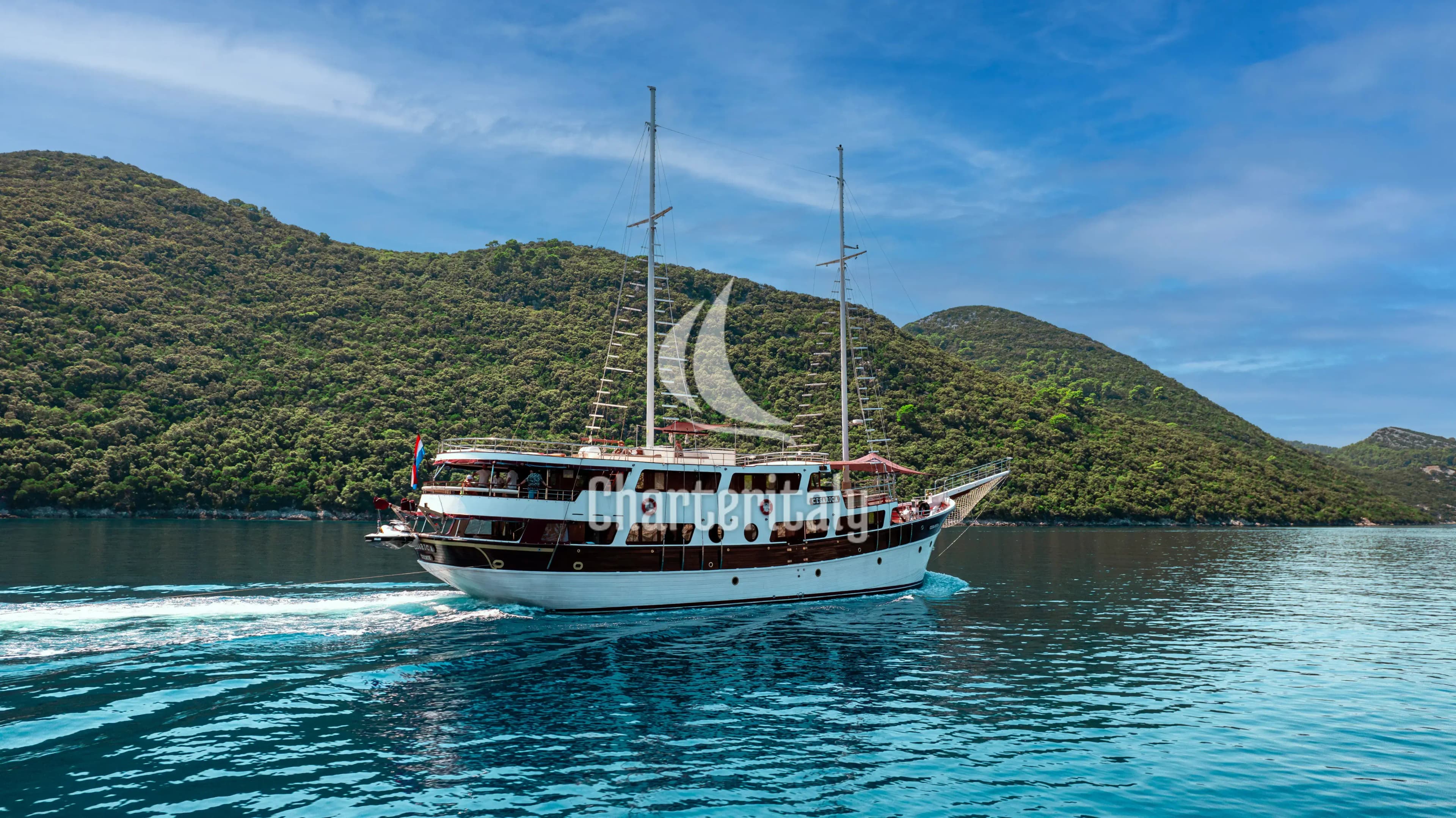 Motor sailer - Cesarica - 4