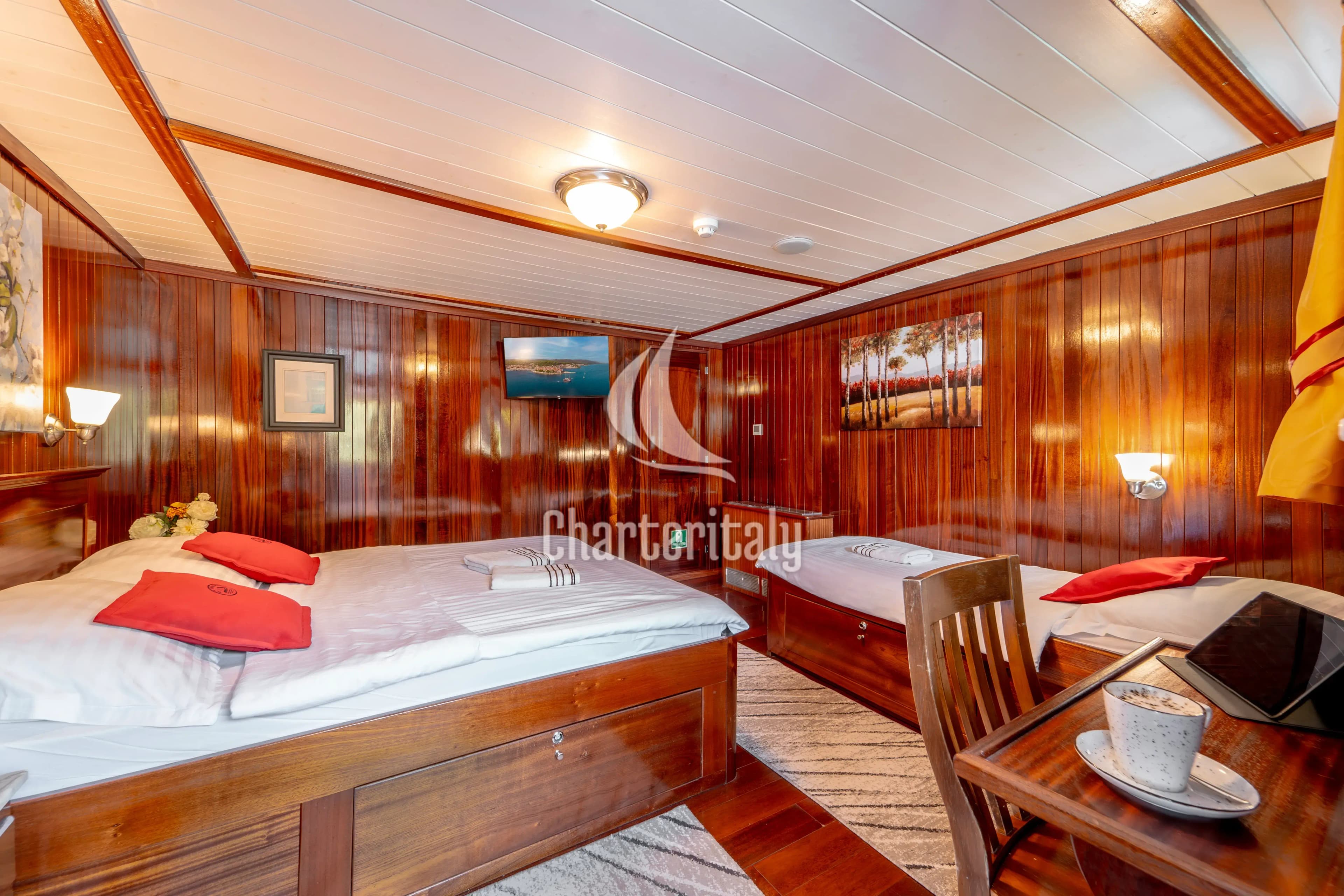 Motor sailer - Cesarica - 36