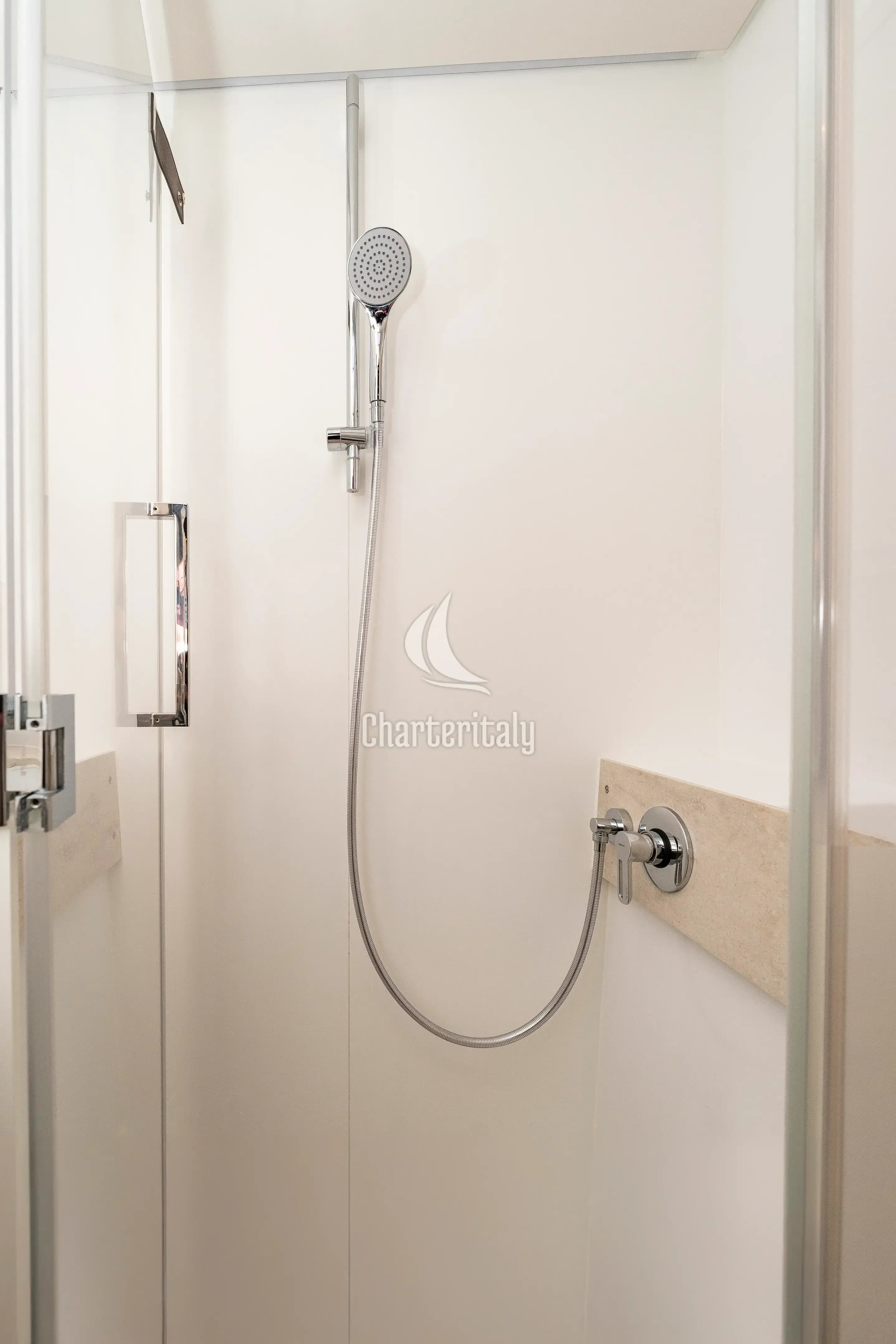 Lagoon 55 - BLACK CAVIAR - 29