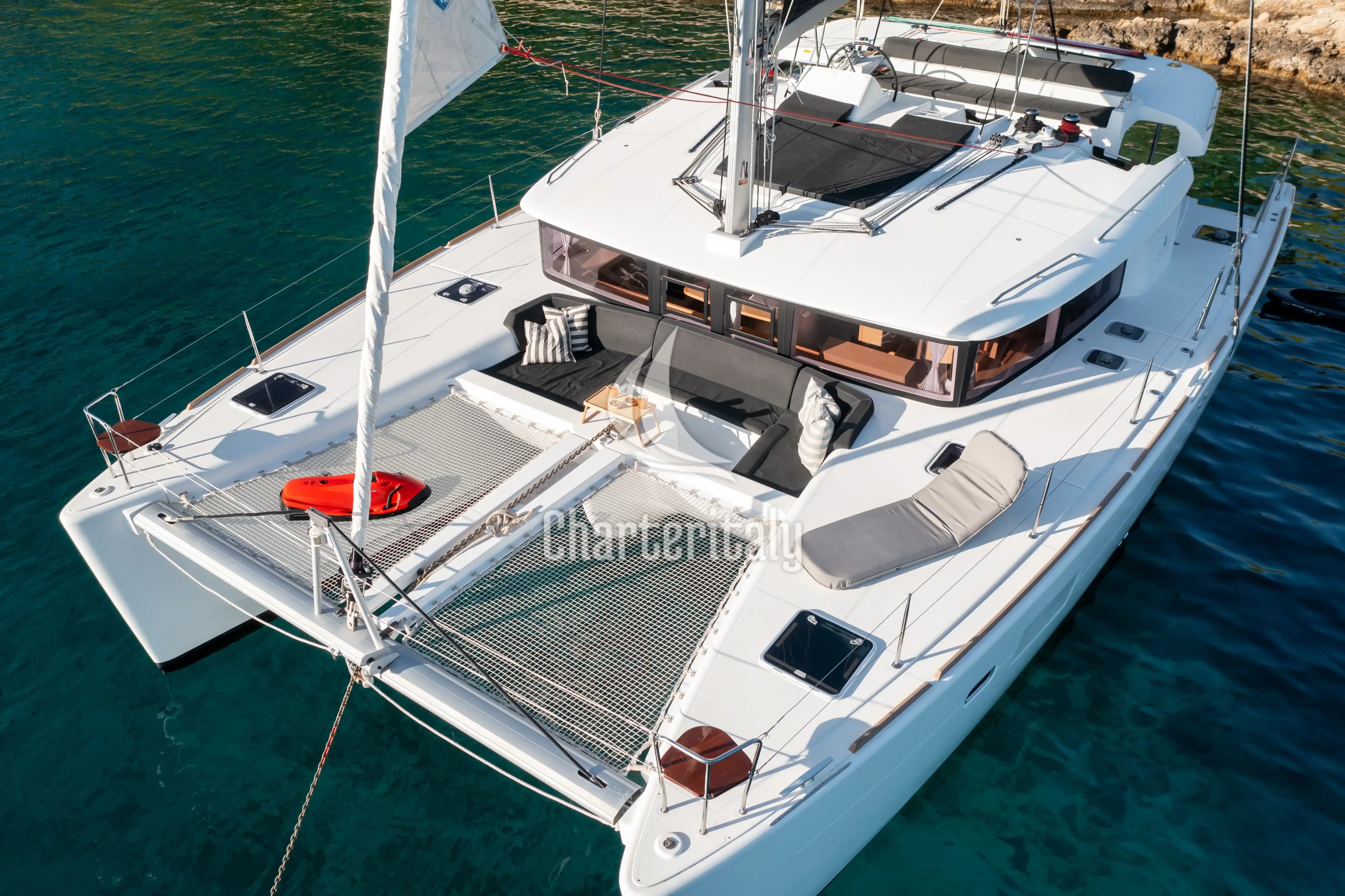 Lagoon 450 Fly - Falco - 48