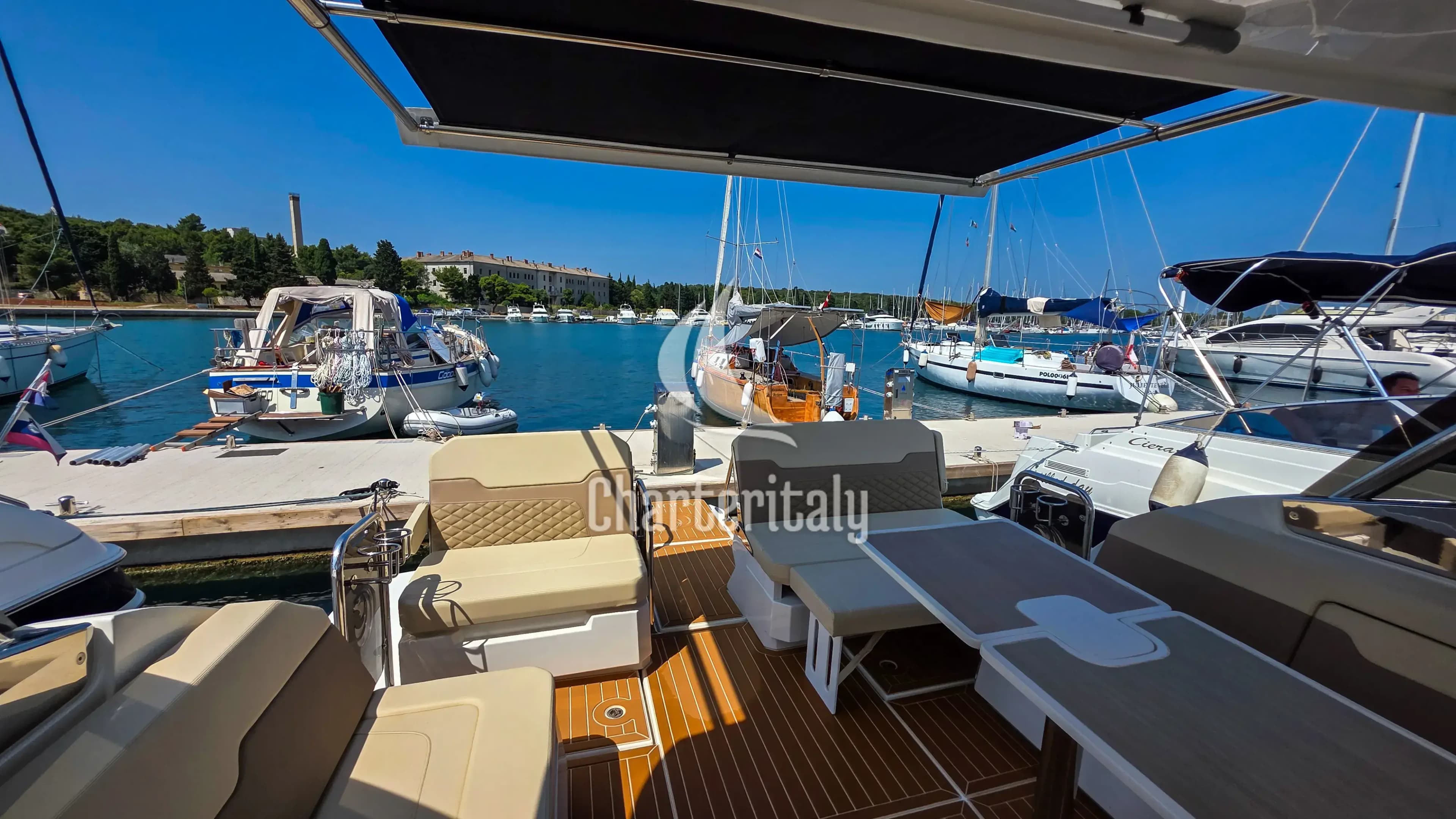 Aquila 32 Sport - Aquila 32 - 6