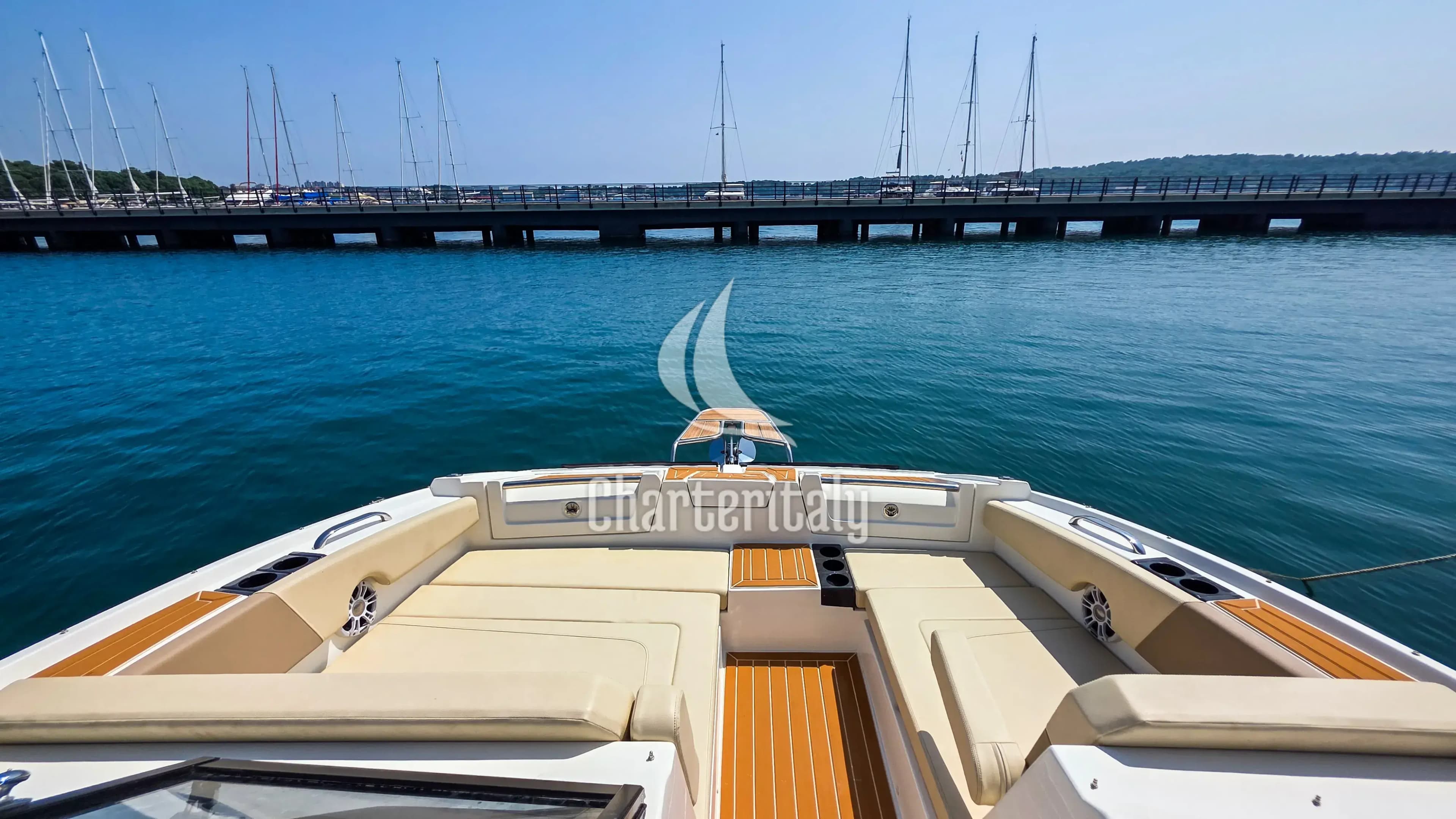 Aquila 32 Sport - Aquila 32 - 13