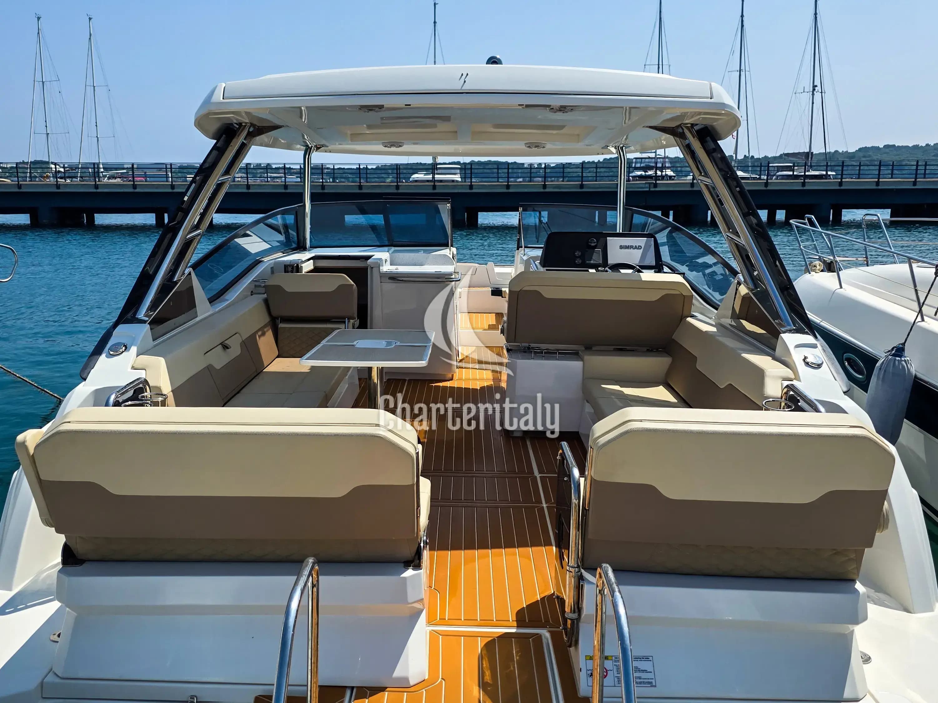 Aquila 32 Sport - Aquila 32 - 11