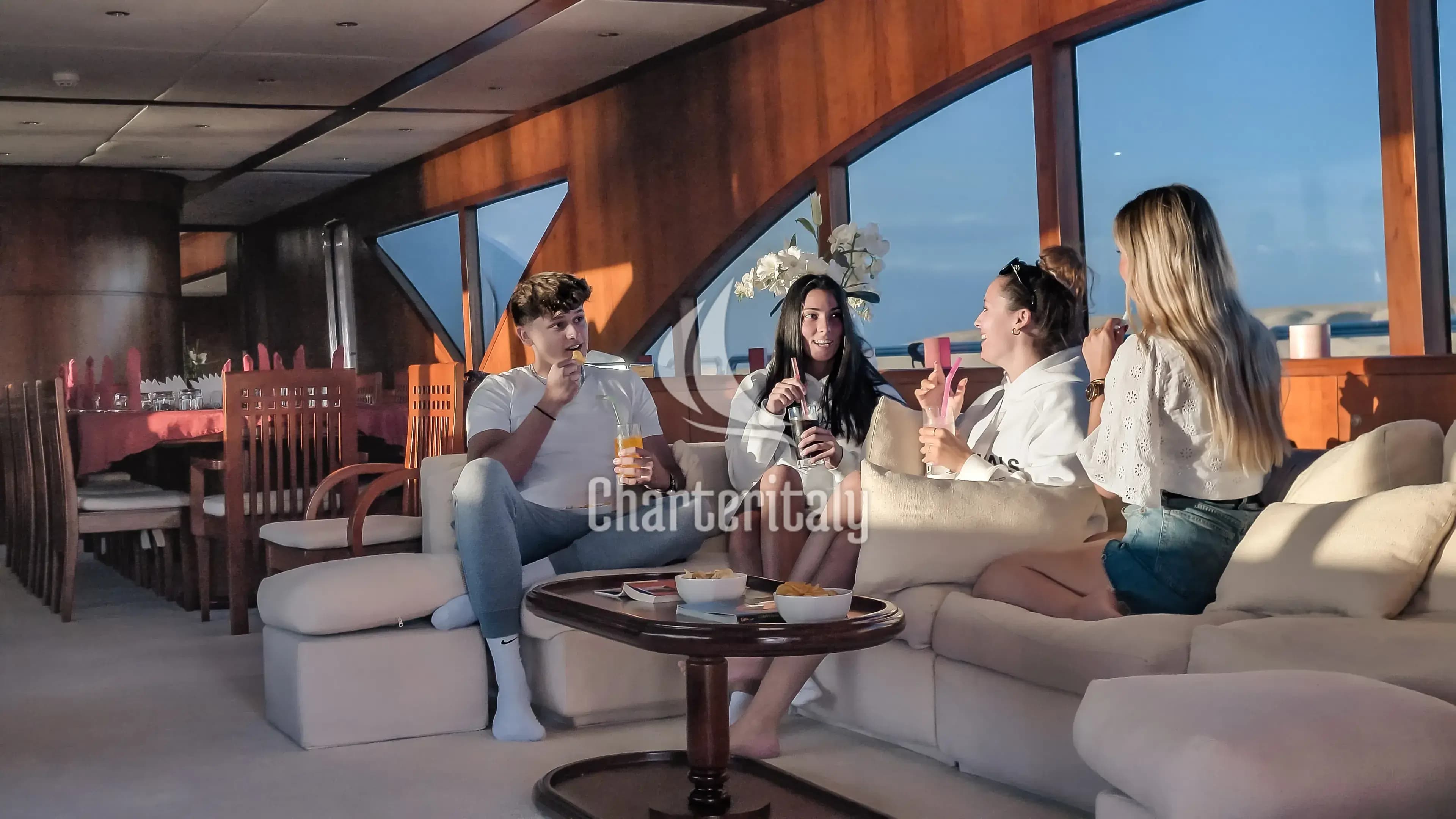 Luxury Motor Yacht - Seven Spices - 40