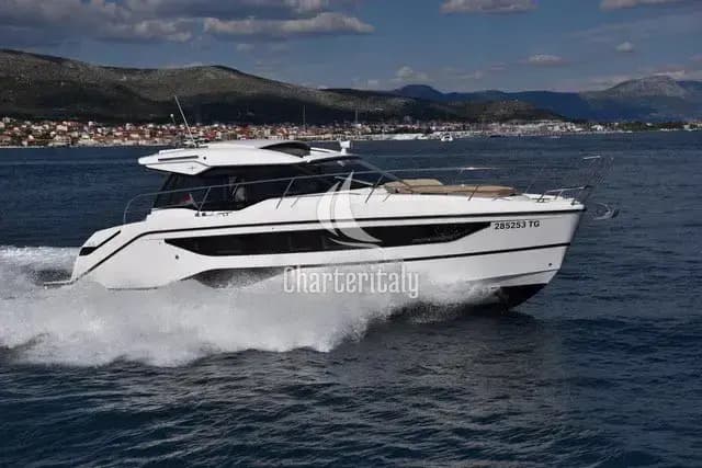 Bavaria SR38 Hard Top - Wave X - 6