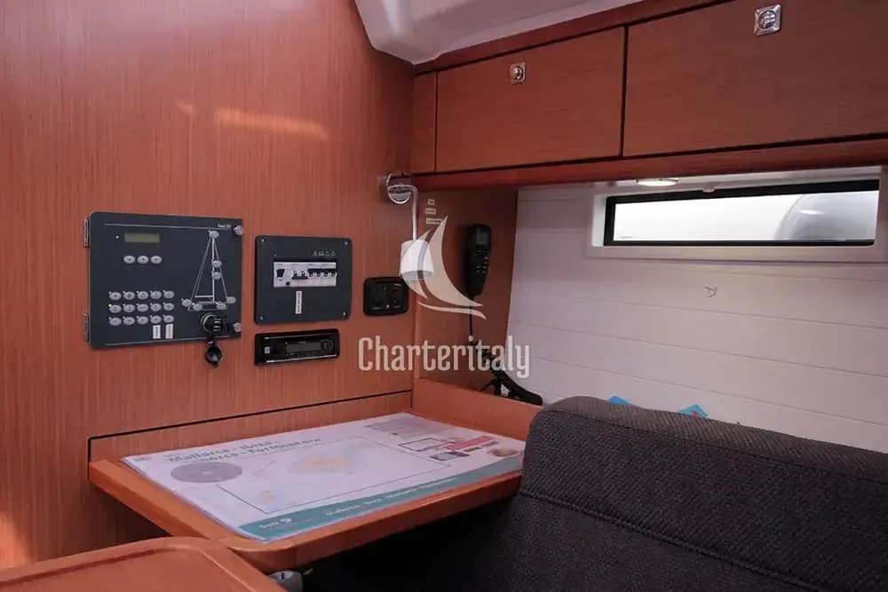 Bavaria Cruiser 37 - 3 cab. - Black Pearl - 8